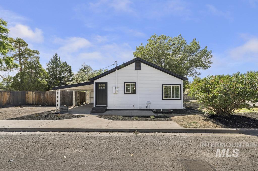 1898 Sigrid Ave, Twin Falls, Idaho 83301-5320, 4 Bedrooms, 2 Bathrooms, Residential For Sale, Price $368,000, 98988673