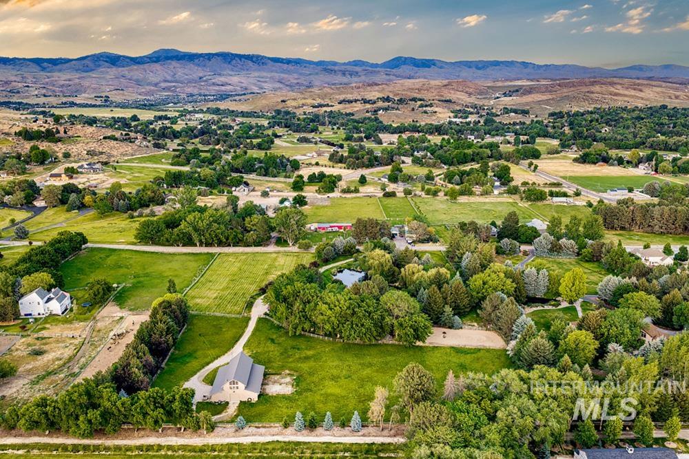 3095 N Holl Dr, Eagle, Idaho 83616, 4 Bedrooms, 3.5 Bathrooms, Residential For Sale, Price $3,480,000,MLS 98988679