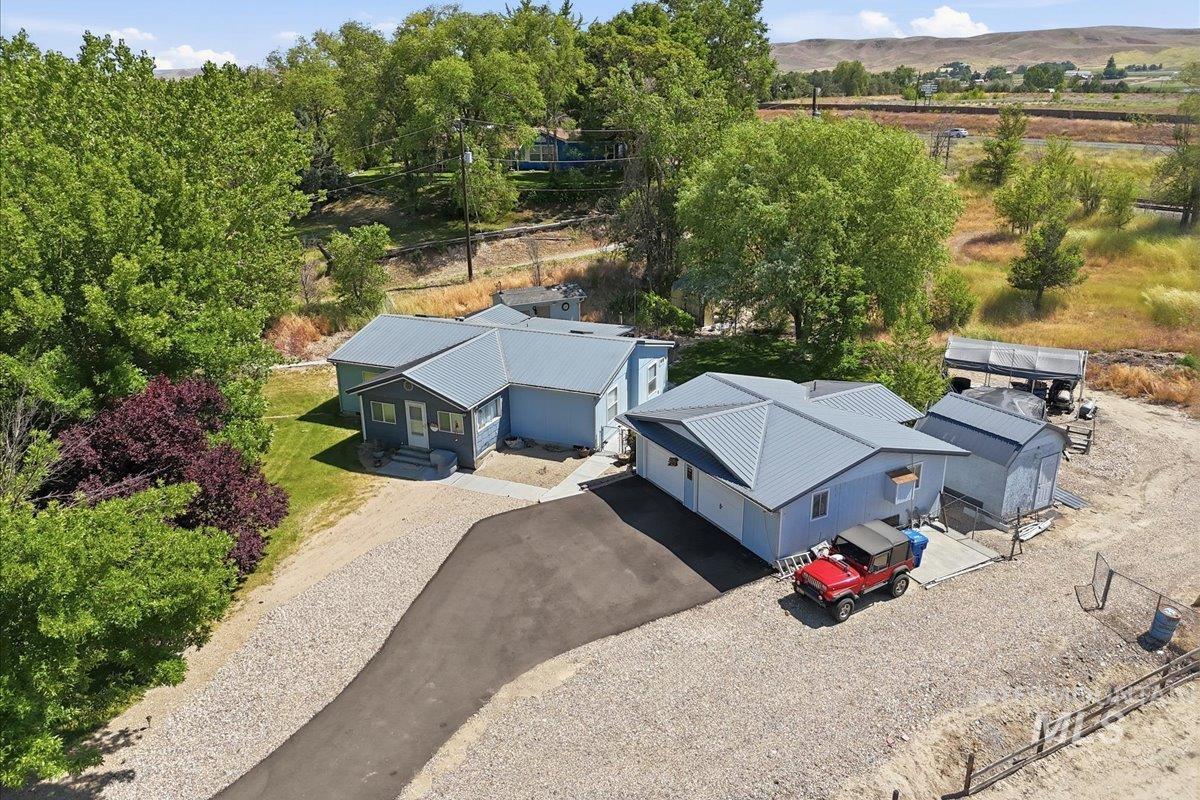 10762 N River Road, Payette, Idaho 83661, 2 Bedrooms, 2 Bathrooms, Residential For Sale, Price $469,000,MLS 98988681
