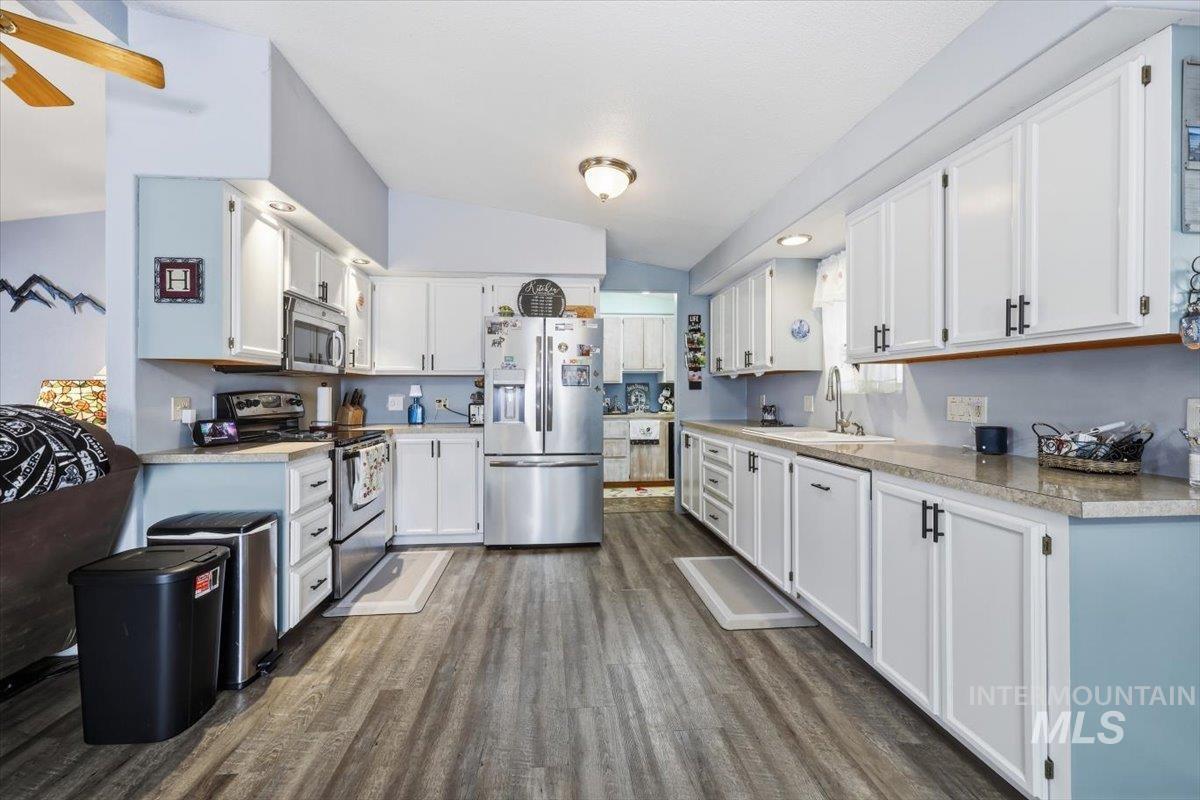 10762 N River Road, Payette, Idaho 83661, 2 Bedrooms, 2 Bathrooms, Residential For Sale, Price $469,000,MLS 98988681