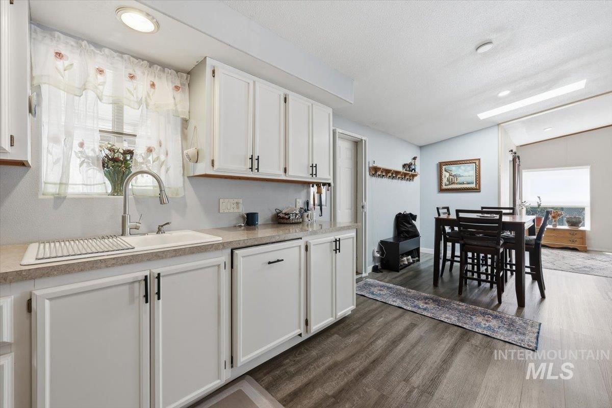 10762 N River Road, Payette, Idaho 83661, 2 Bedrooms, 2 Bathrooms, Residential For Sale, Price $469,000,MLS 98988681