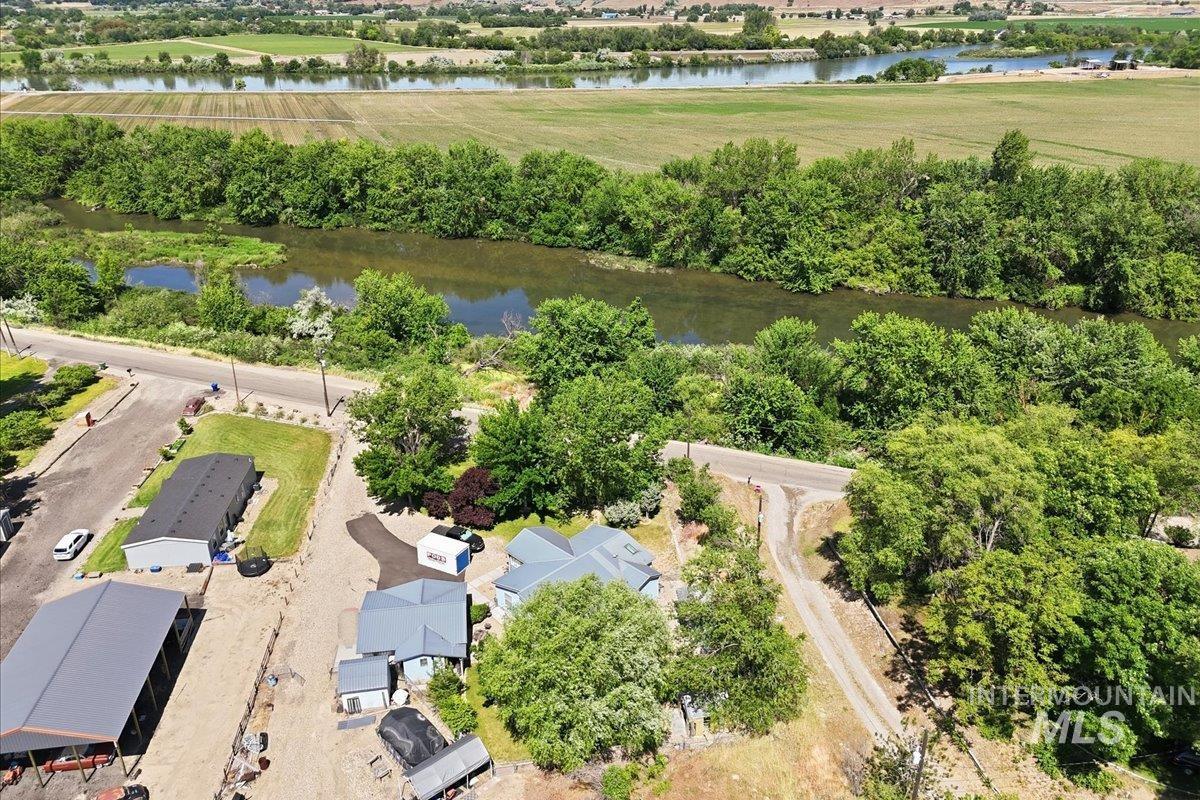 10762 N River Road, Payette, Idaho 83661, 2 Bedrooms, 2 Bathrooms, Residential For Sale, Price $469,000,MLS 98988681