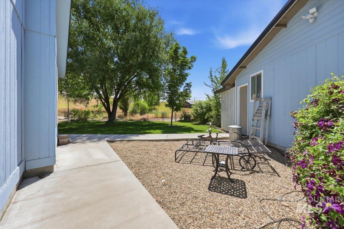 10762 N River Road, Payette, Idaho 83661, 2 Bedrooms, 2 Bathrooms, Residential For Sale, Price $469,000,MLS 98988681