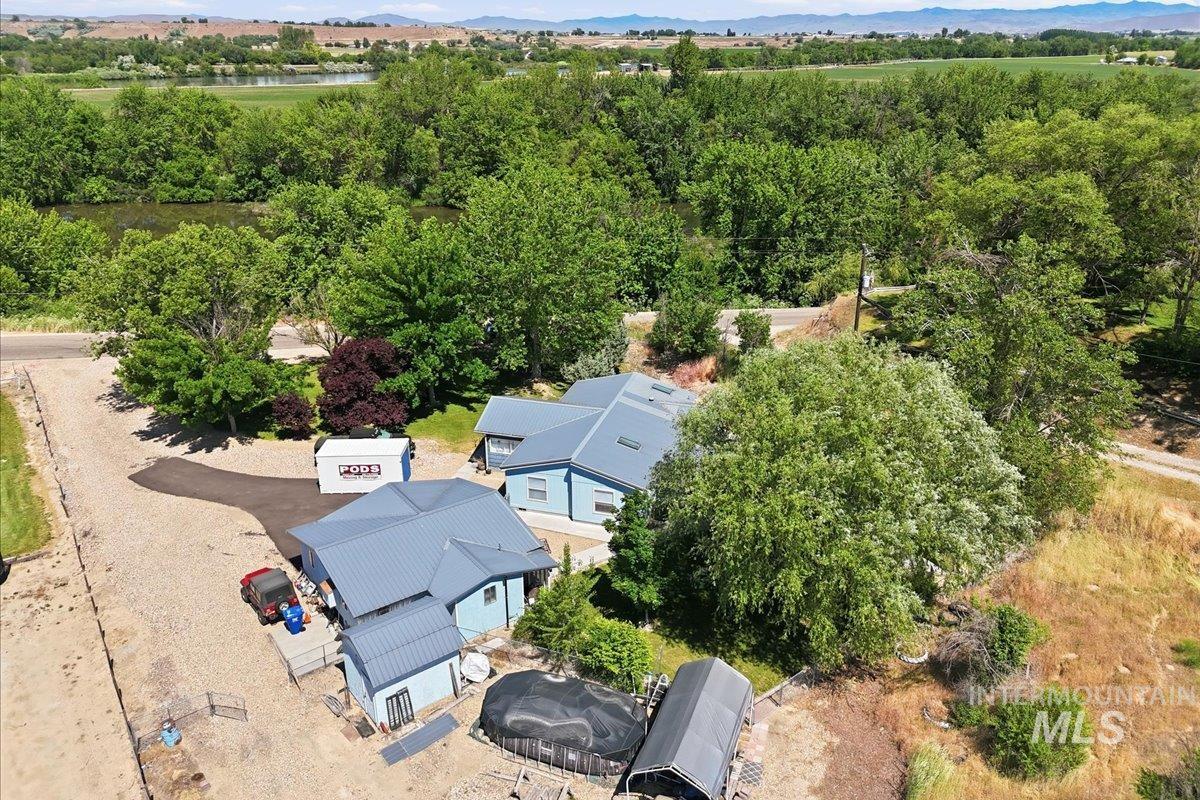 10762 N River Road, Payette, Idaho 83661, 2 Bedrooms, 2 Bathrooms, Residential For Sale, Price $469,000,MLS 98988681