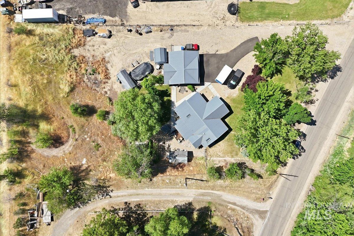 10762 N River Road, Payette, Idaho 83661, 2 Bedrooms, 2 Bathrooms, Residential For Sale, Price $469,000,MLS 98988681