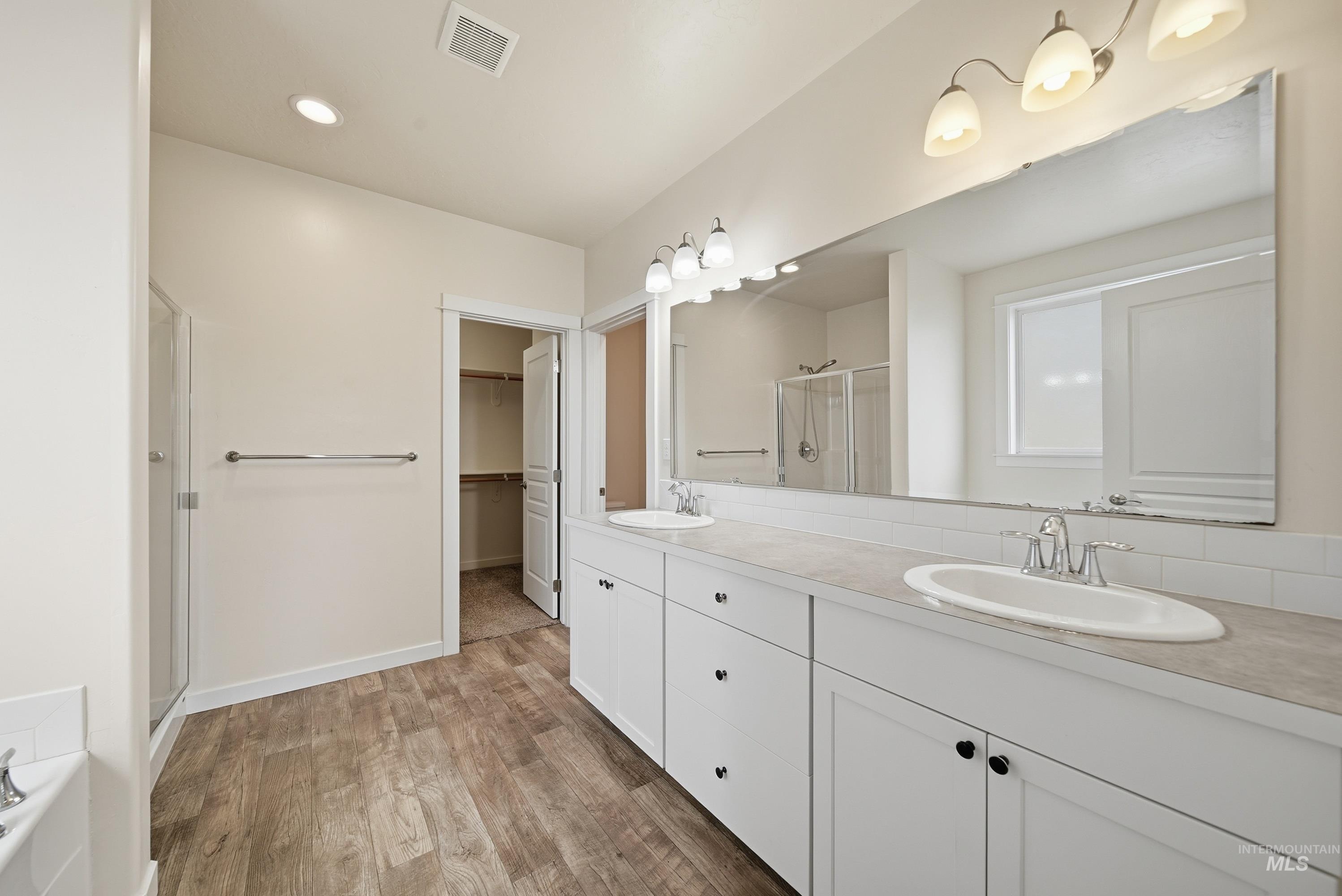 6125 W Mattawa Dr, Meridian, Idaho 83646, 4 Bedrooms, 3 Bathrooms, Residential For Sale, Price $565,000,MLS 98988683