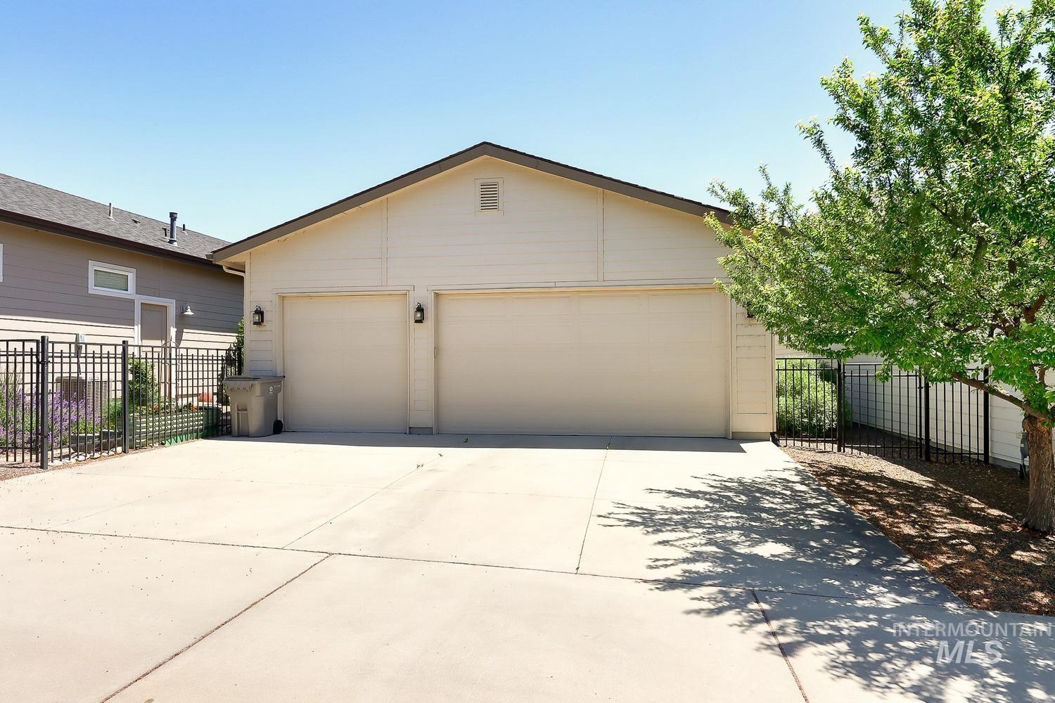 2991 S Millbrook Way, Boise, Idaho 83716, 3 Bedrooms, 2.5 Bathrooms, Residential For Sale, Price $799,900,MLS 98988686