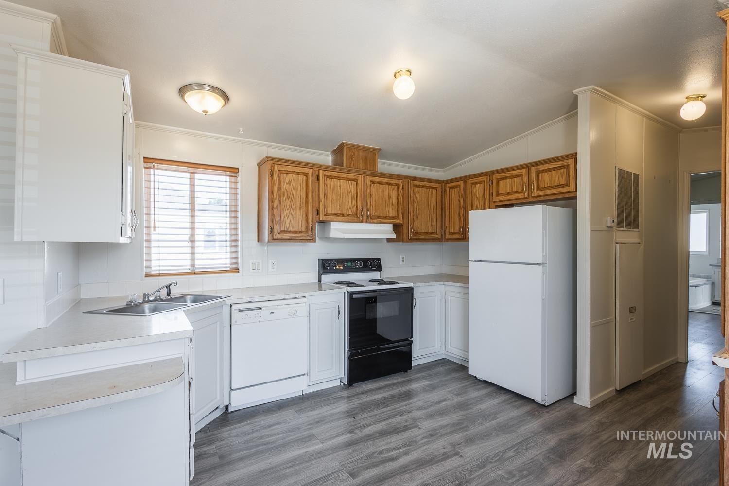 240 Colleen Dr, Mountain Home, Idaho 83647, 2 Bedrooms, 2 Bathrooms, Residential For Sale, Price $49,900,MLS 98988687