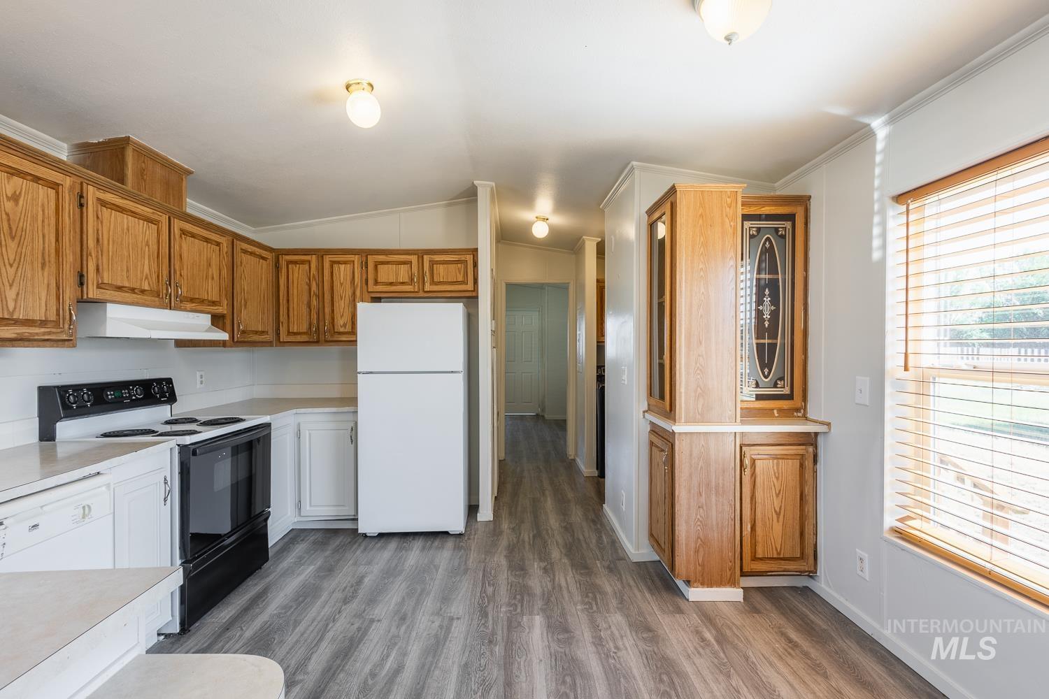 240 Colleen Dr, Mountain Home, Idaho 83647, 2 Bedrooms, 2 Bathrooms, Residential For Sale, Price $49,900,MLS 98988687