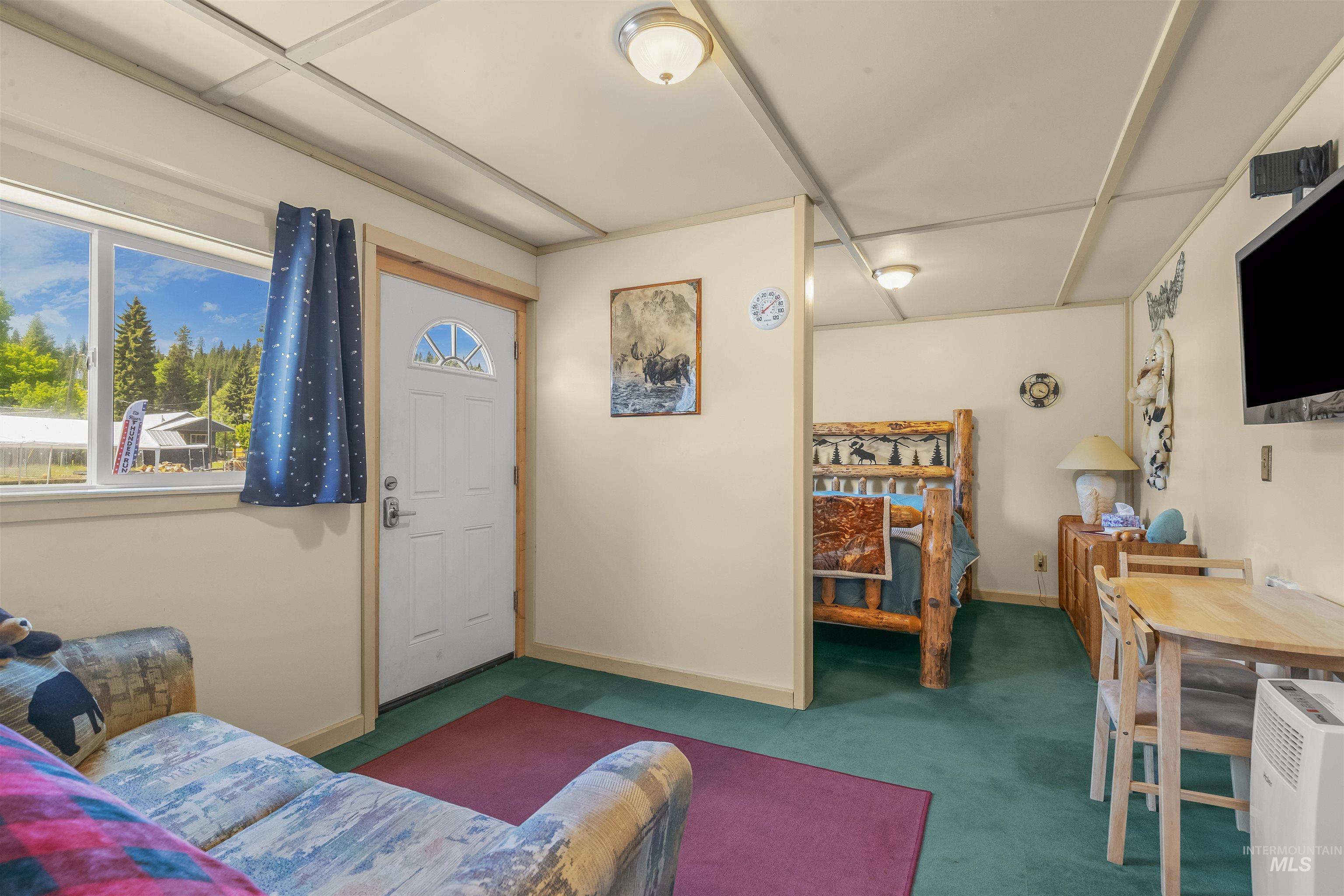 112 Main St, Elk River, Idaho 83827, 1 Bedroom, 1 Bathroom, Residential Income For Sale, Price $399,000,MLS 98988688
