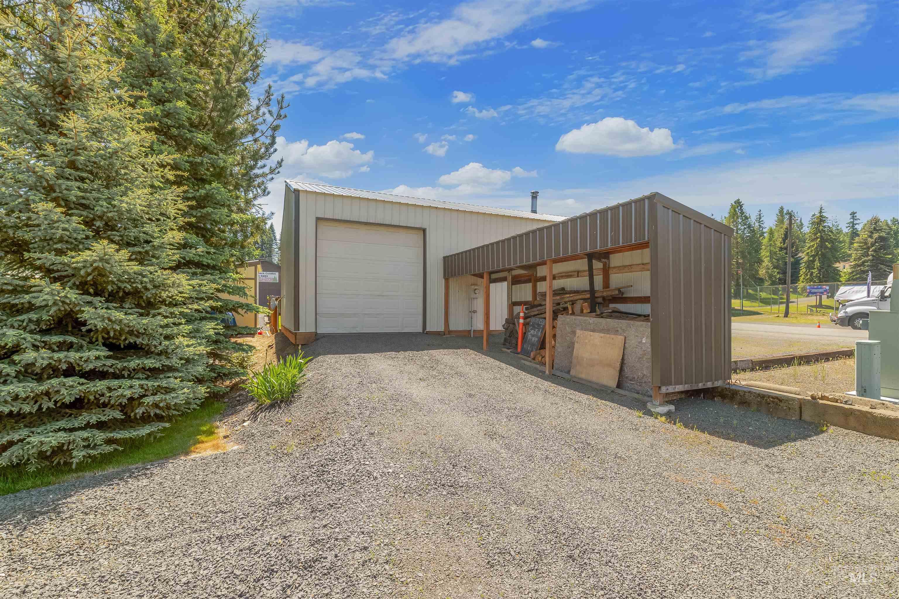 112 Main St, Elk River, Idaho 83827, 1 Bedroom, 1 Bathroom, Residential Income For Sale, Price $399,000,MLS 98988688