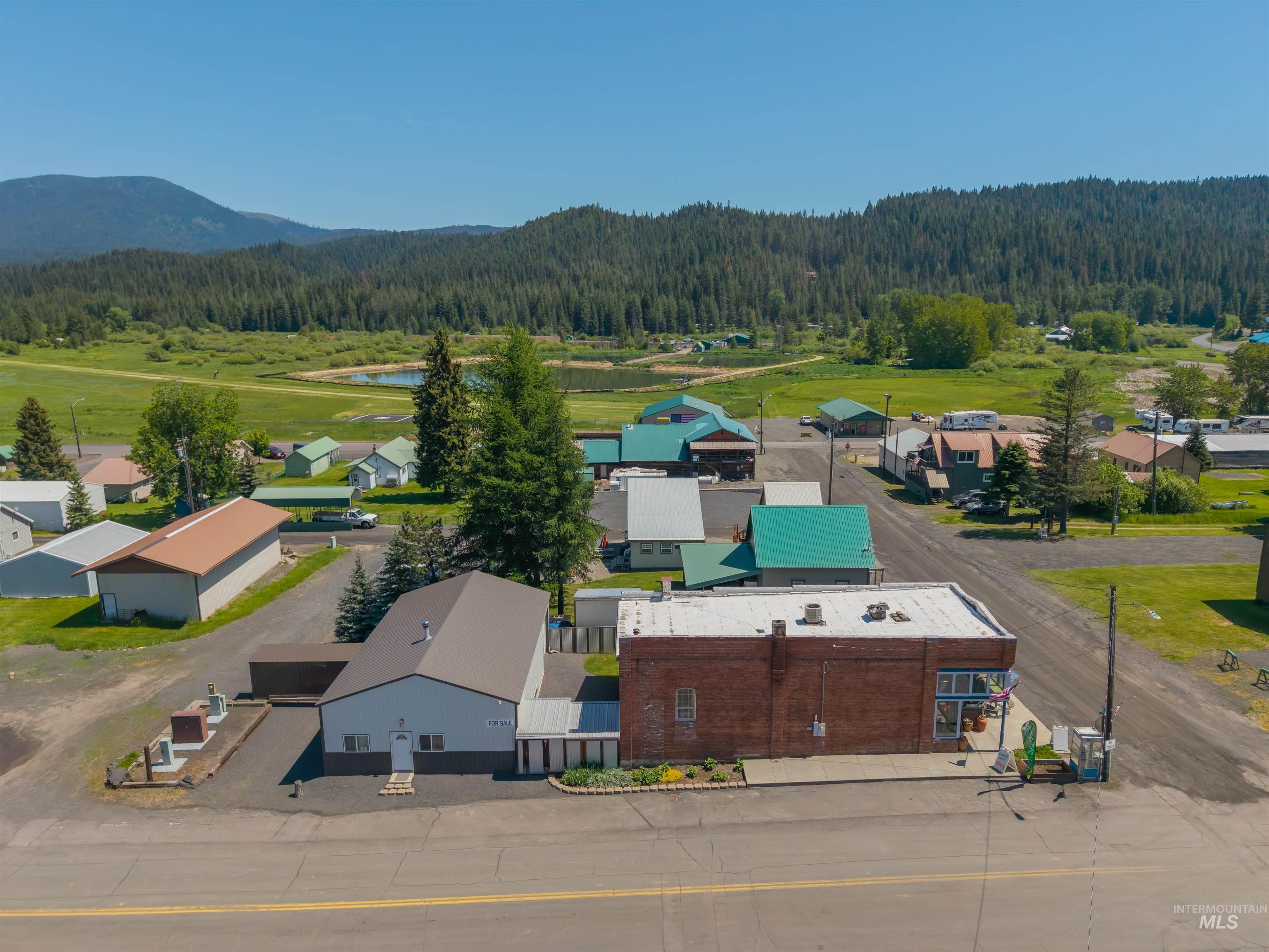 112 Main St, Elk River, Idaho 83827, 1 Bedroom, 1 Bathroom, Residential Income For Sale, Price $399,000,MLS 98988688