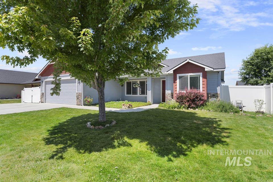 351 Syringa Springs Dr, Fruitland, Idaho 83619, 5 Bedrooms, 2 Bathrooms, Residential For Sale, Price $415,000,MLS 98988689