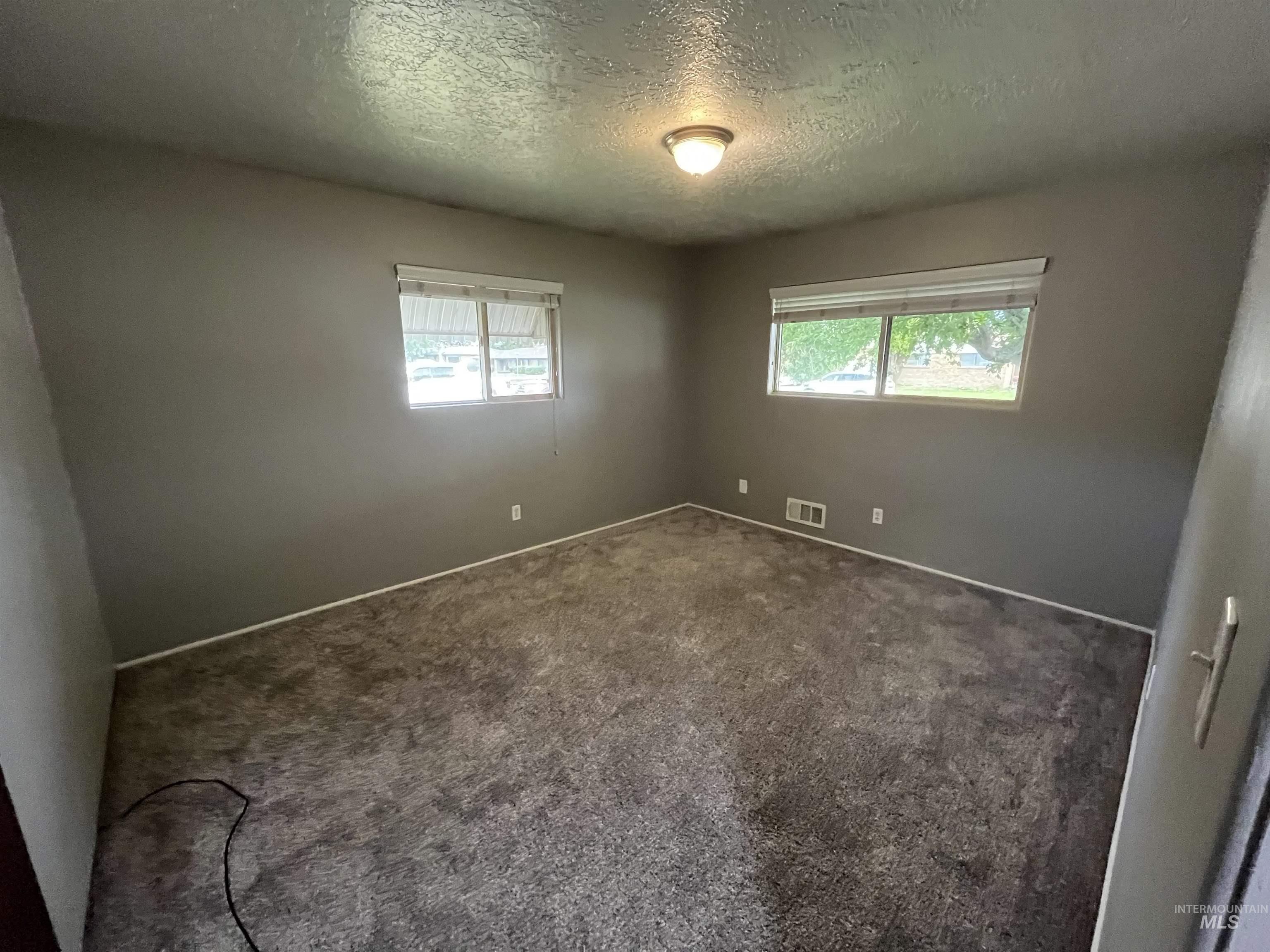 1340 Lawndale, Twin Falls, Idaho 83301, 3 Bedrooms, 1.5 Bathrooms, Residential For Sale, Price $340,000,MLS 98988691