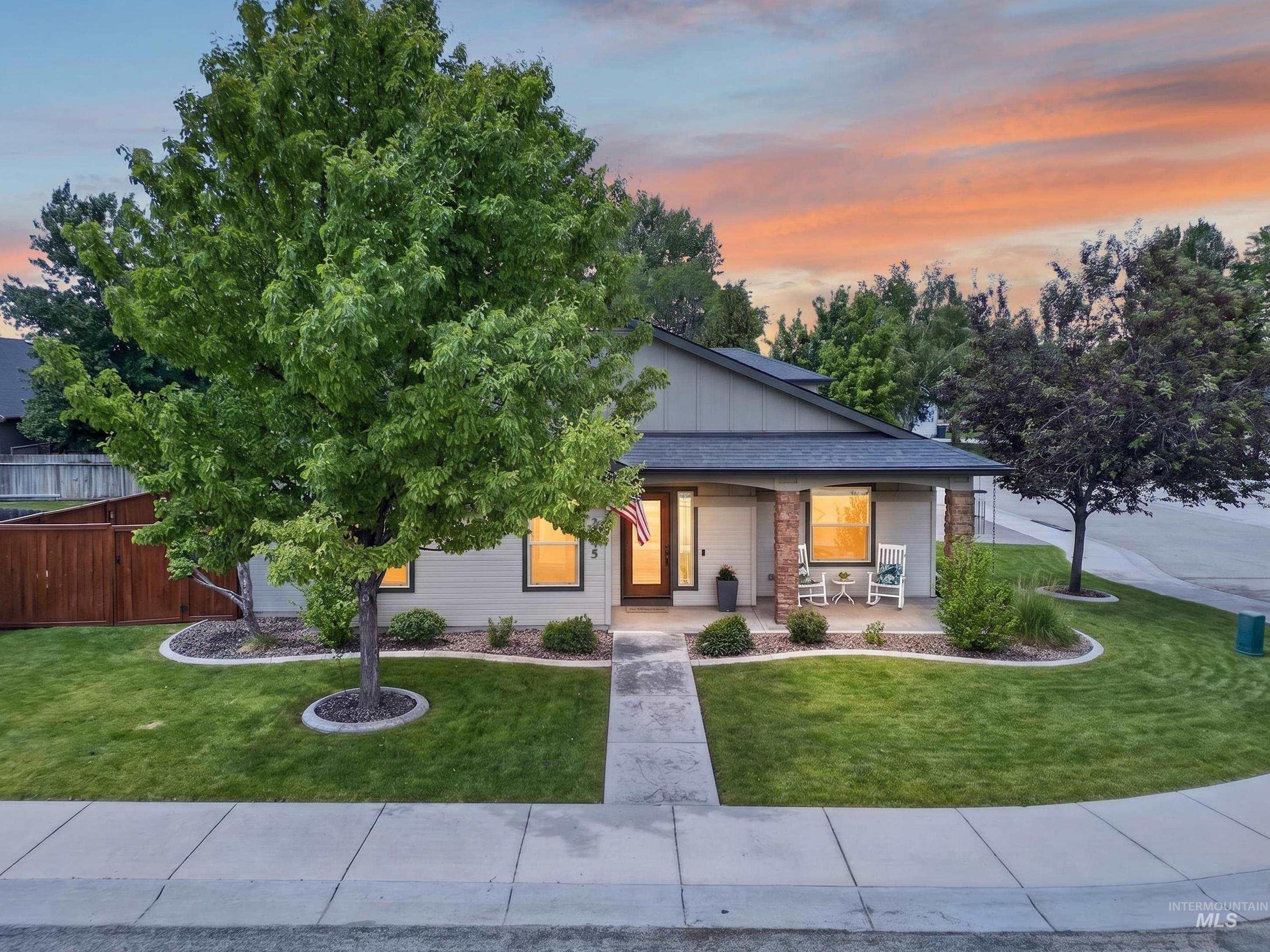 2645 S Inglenook Pl, Meridian, Idaho 83642, 3 Bedrooms, 2 Bathrooms, Residential For Sale, Price $599,999,MLS 98988696