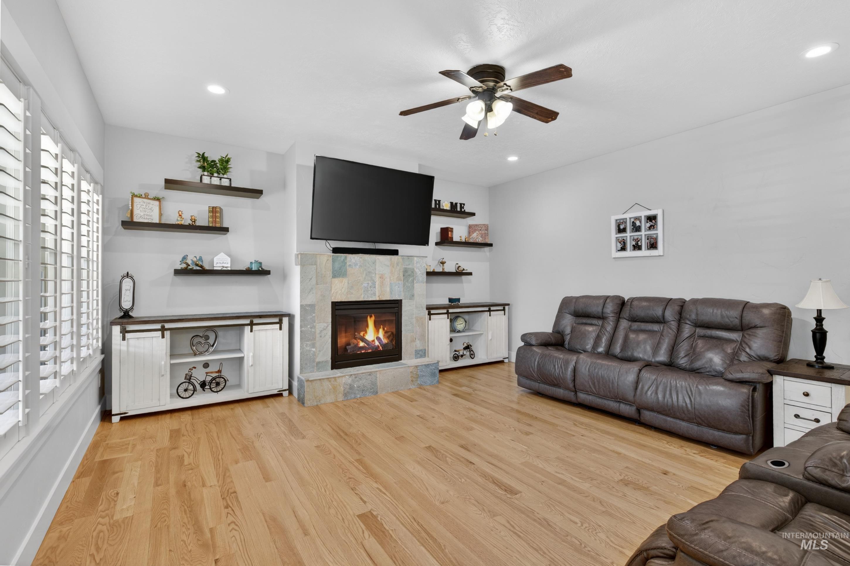 2645 S Inglenook Pl, Meridian, Idaho 83642, 3 Bedrooms, 2 Bathrooms, Residential For Sale, Price $599,999,MLS 98988696