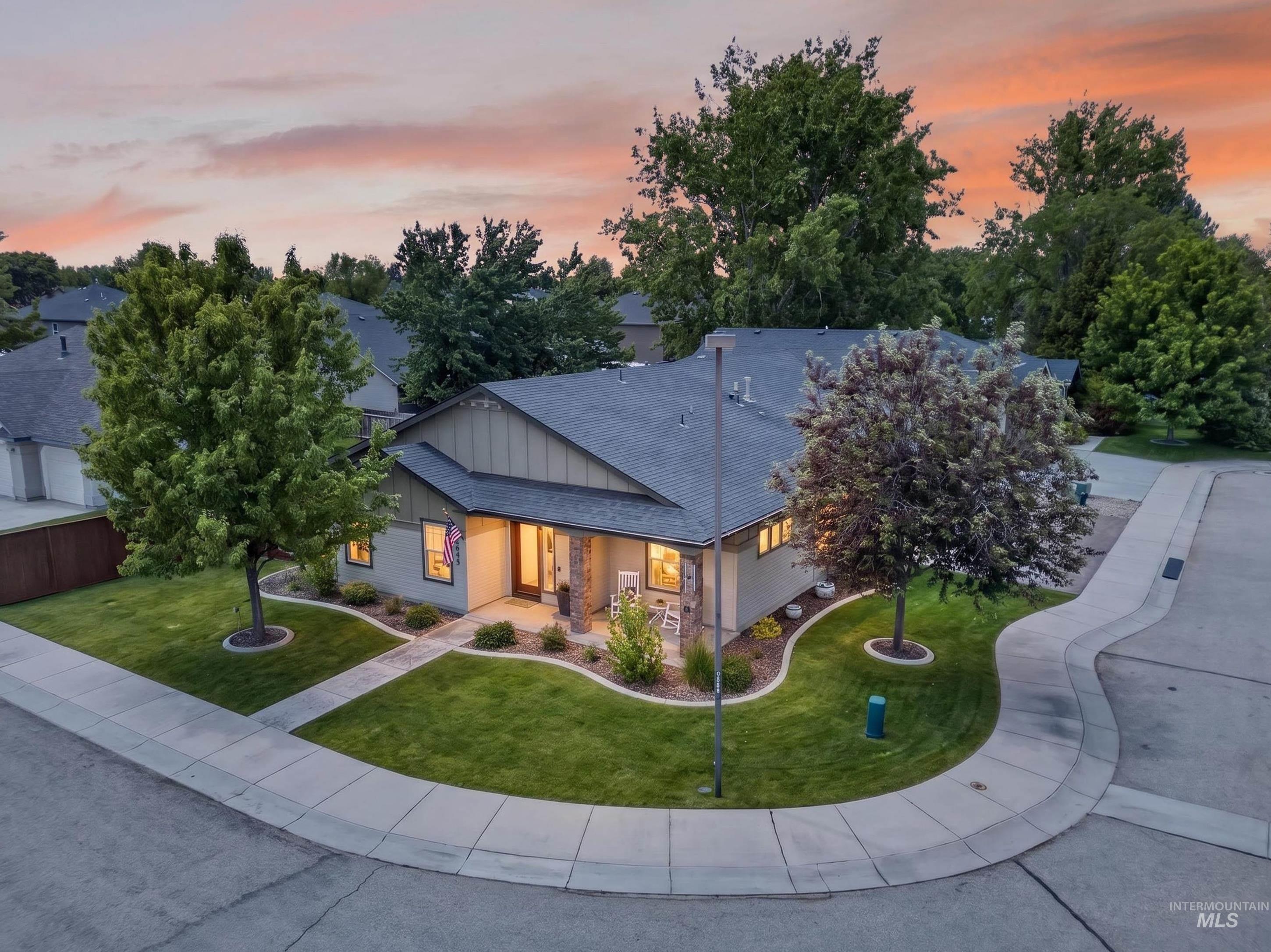 2645 S Inglenook Pl, Meridian, Idaho 83642, 3 Bedrooms, 2 Bathrooms, Residential For Sale, Price $599,999,MLS 98988696