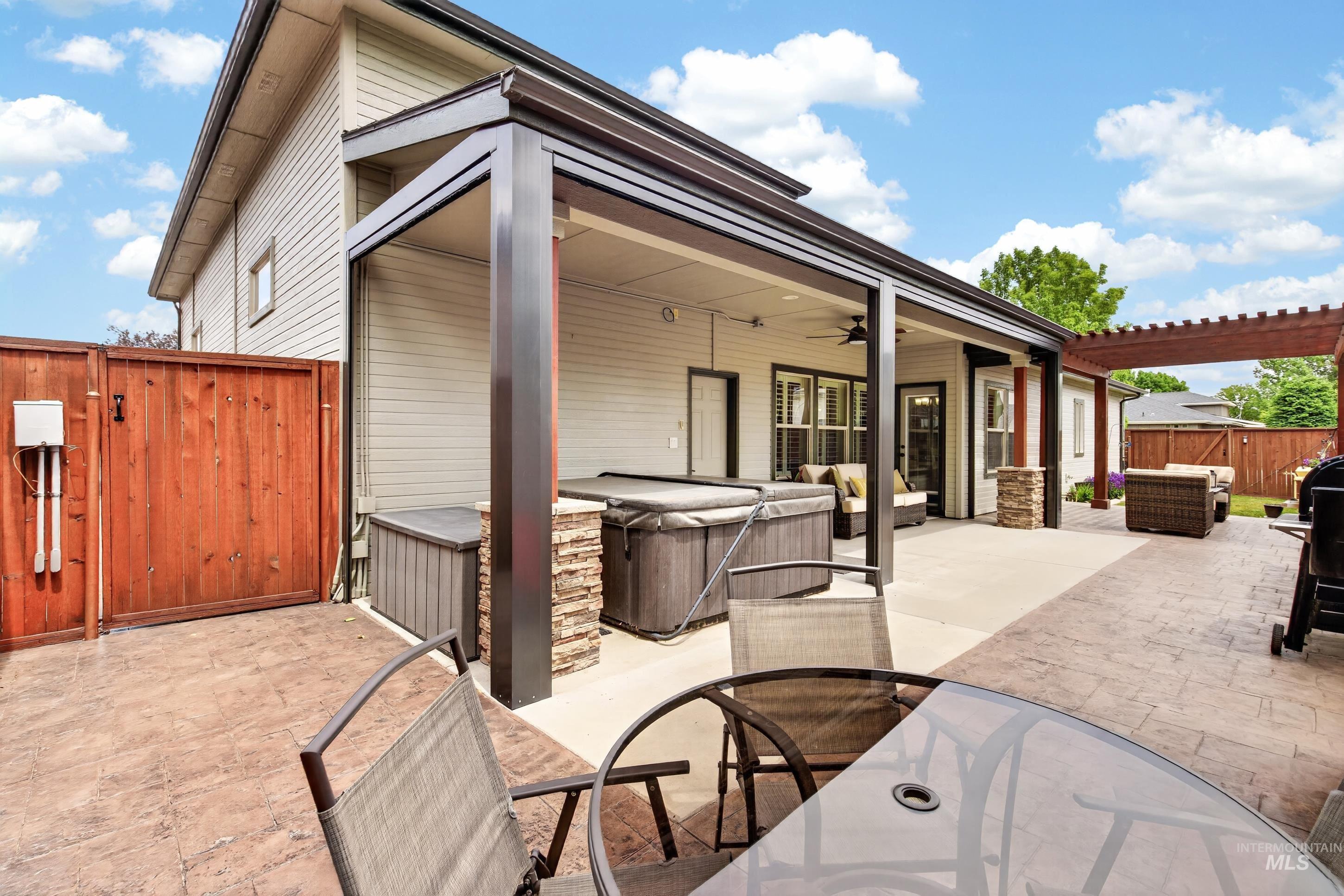 2645 S Inglenook Pl, Meridian, Idaho 83642, 3 Bedrooms, 2 Bathrooms, Residential For Sale, Price $599,999,MLS 98988696