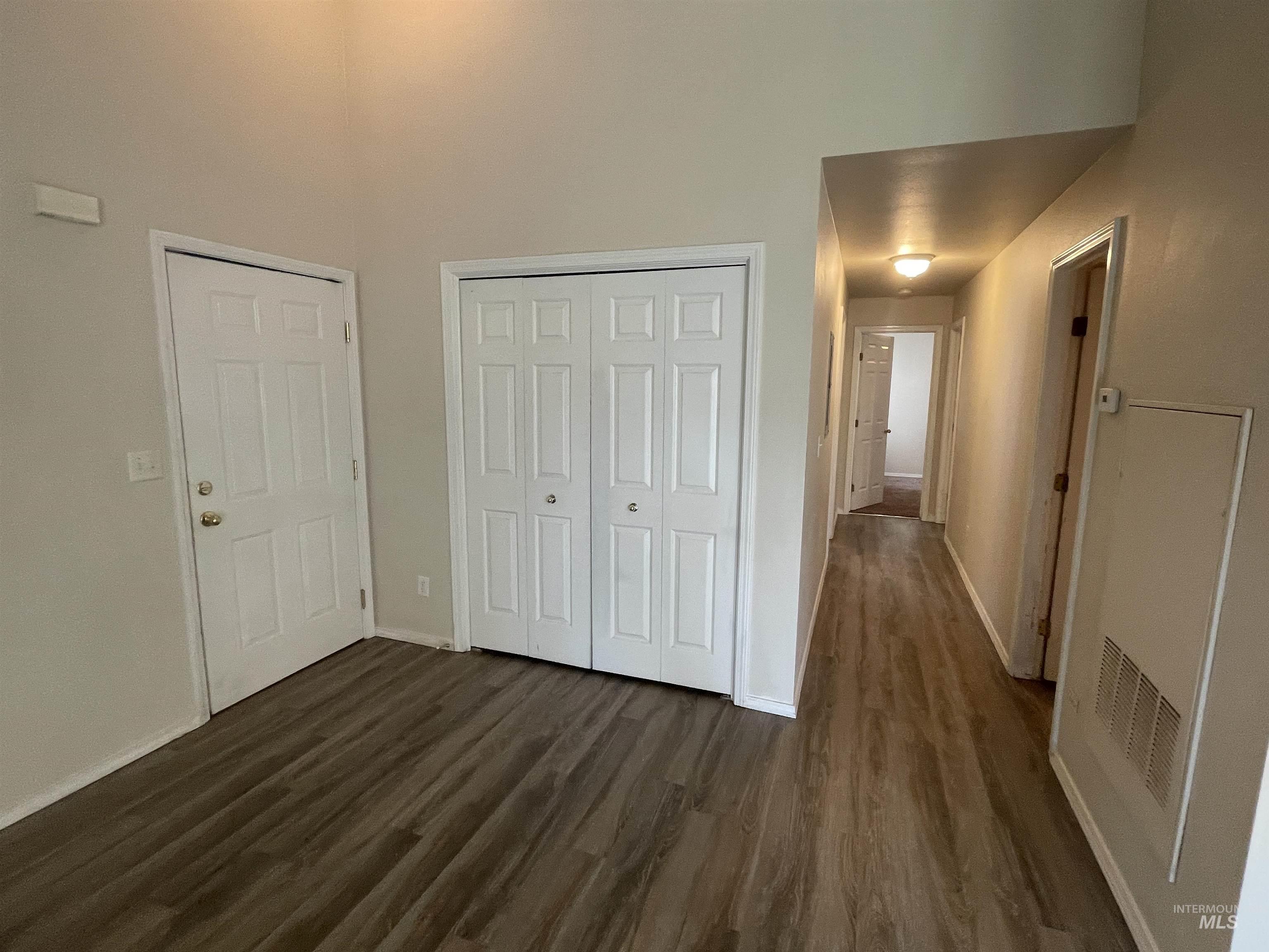 158 N Seafury Ln Apt 202, Boise, Idaho 83704, 3 Bedrooms, 2 Bathrooms, Rental For Rent, Price $1,900,MLS 98988699