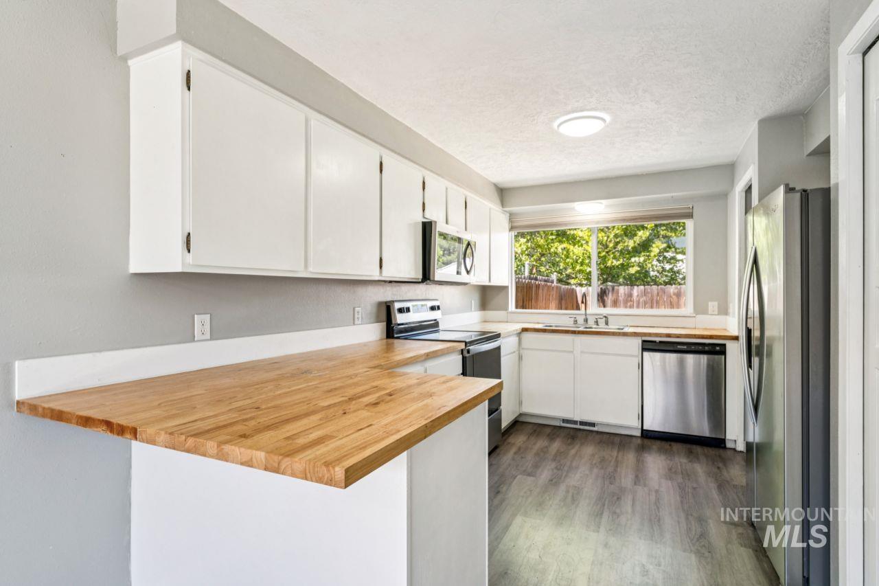 1496 W Storey St, Meridian, Idaho 83646, 3 Bedrooms, 2 Bathrooms, Residential For Sale, Price $399,900,MLS 98988702