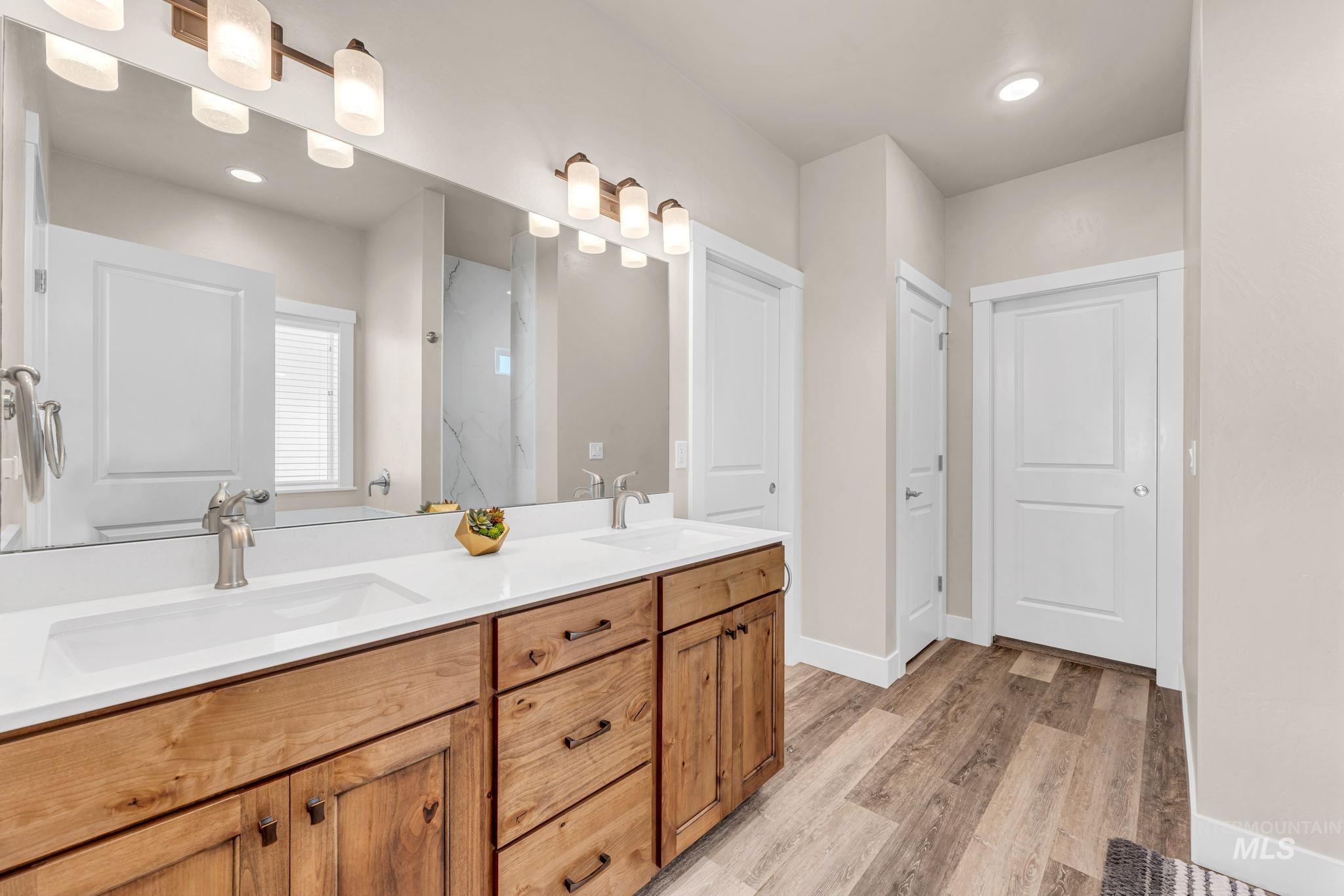 1512 Bird Farm Drive, Jerome, Idaho 83338, 3 Bedrooms, 2.5 Bathrooms, Residential For Sale, Price $425,000,MLS 98988707