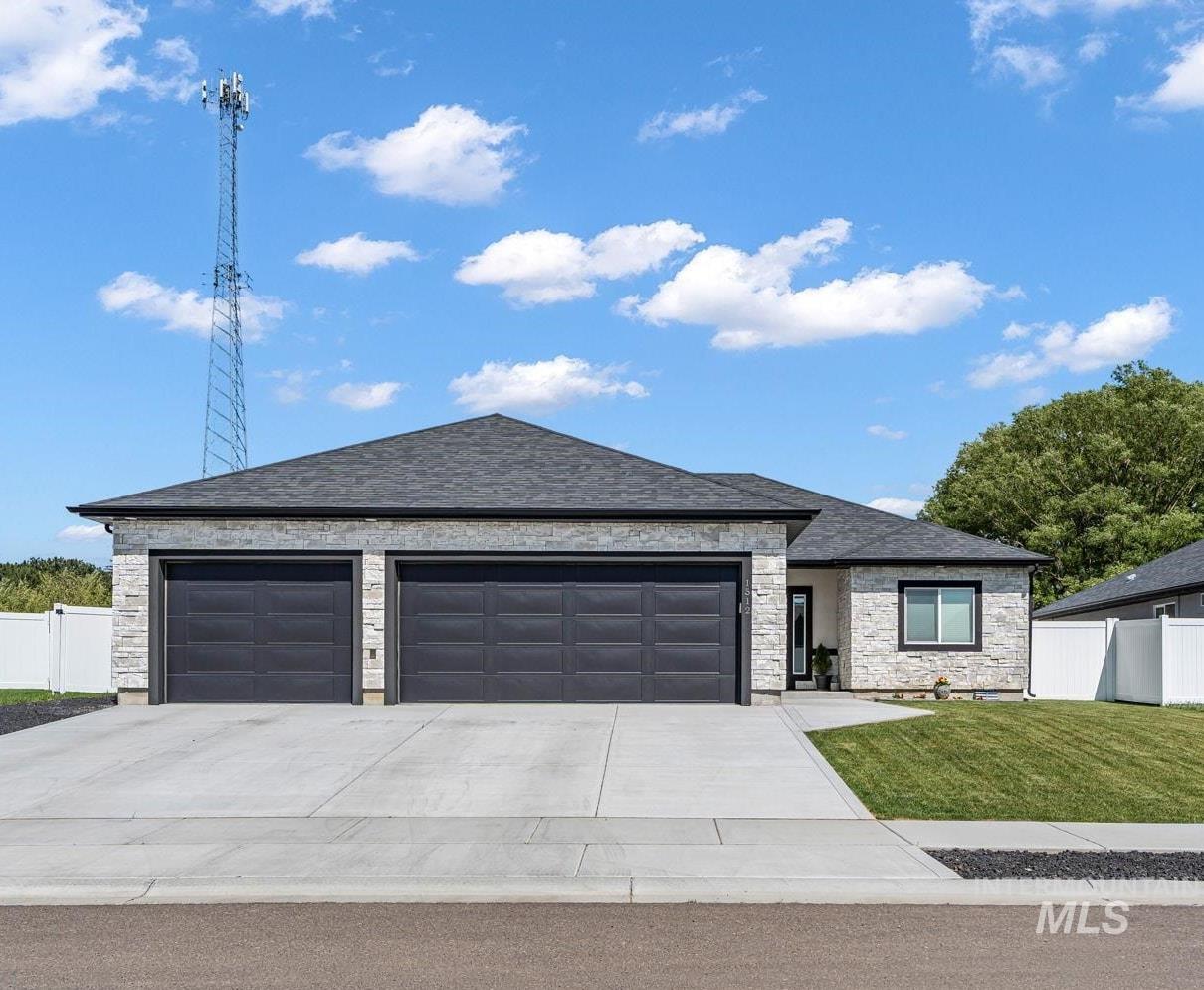 1512 Bird Farm Drive, Jerome, Idaho 83338, 3 Bedrooms, 2.5 Bathrooms, Residential For Sale, Price $417,000, 98988707