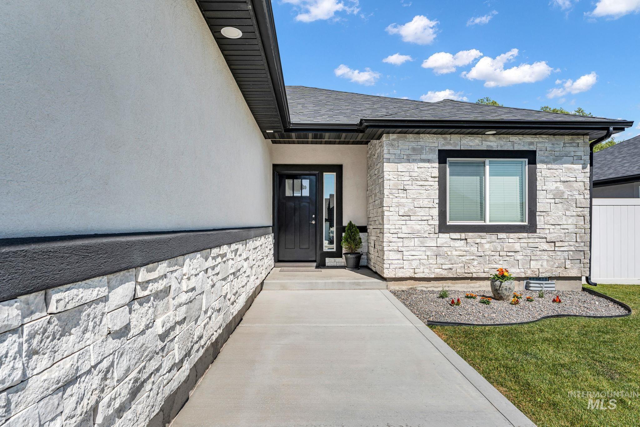 1512 Bird Farm Drive, Jerome, Idaho 83338, 3 Bedrooms, 2.5 Bathrooms, Residential For Sale, Price $417,000, 98988707