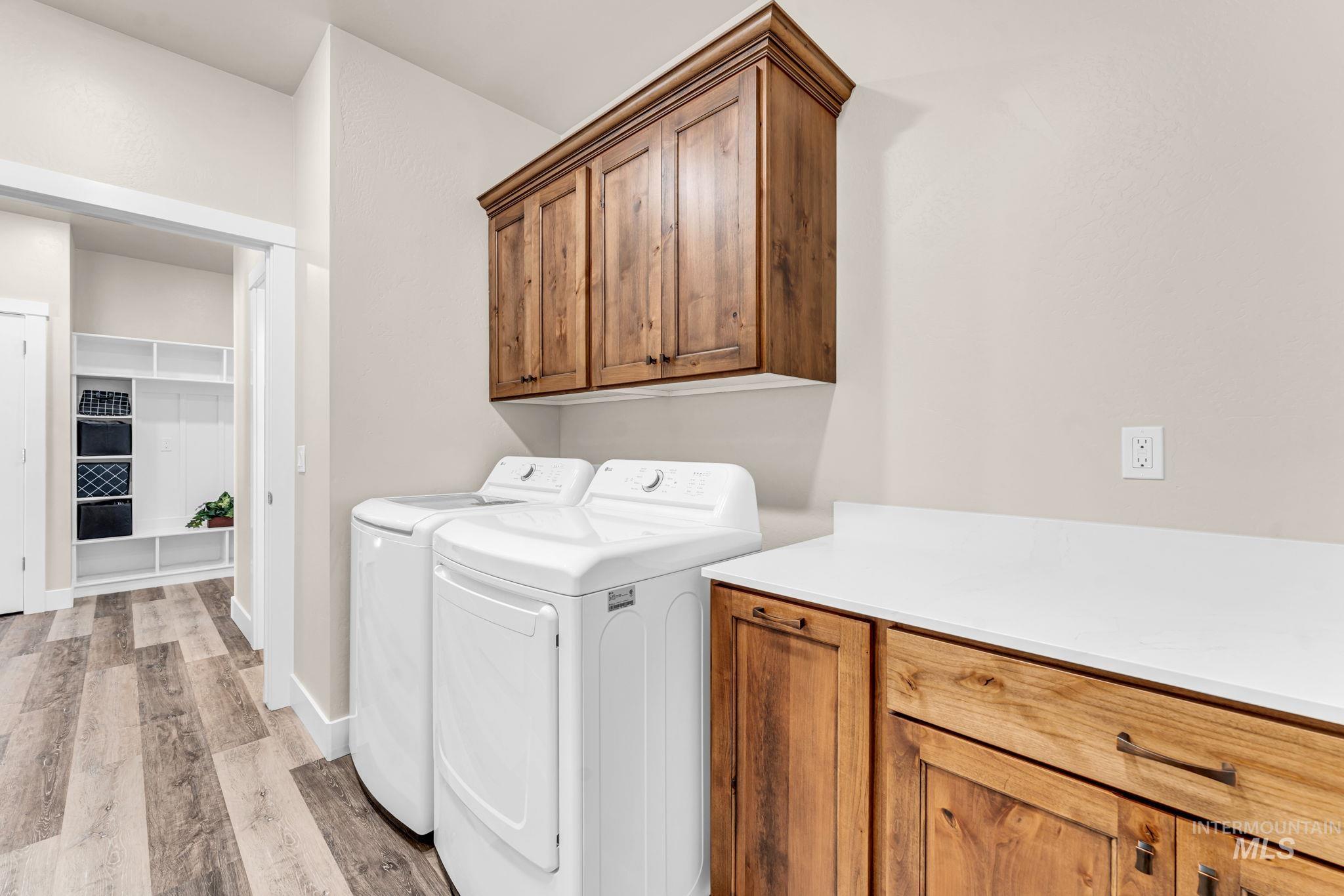 1512 Bird Farm Drive, Jerome, Idaho 83338, 3 Bedrooms, 2.5 Bathrooms, Residential For Sale, Price $425,000,MLS 98988707