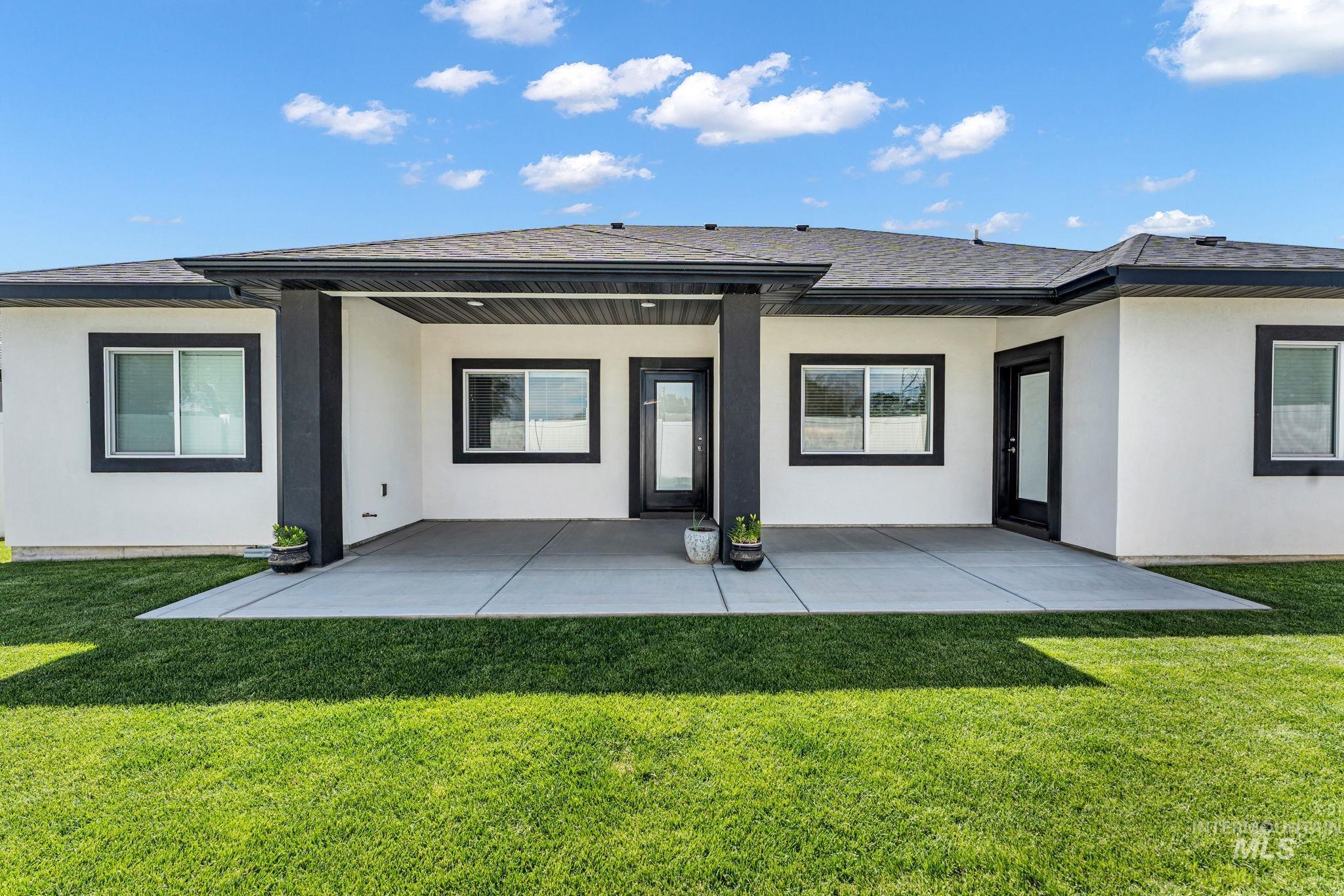 1512 Bird Farm Drive, Jerome, Idaho 83338, 3 Bedrooms, 2.5 Bathrooms, Residential For Sale, Price $425,000,MLS 98988707