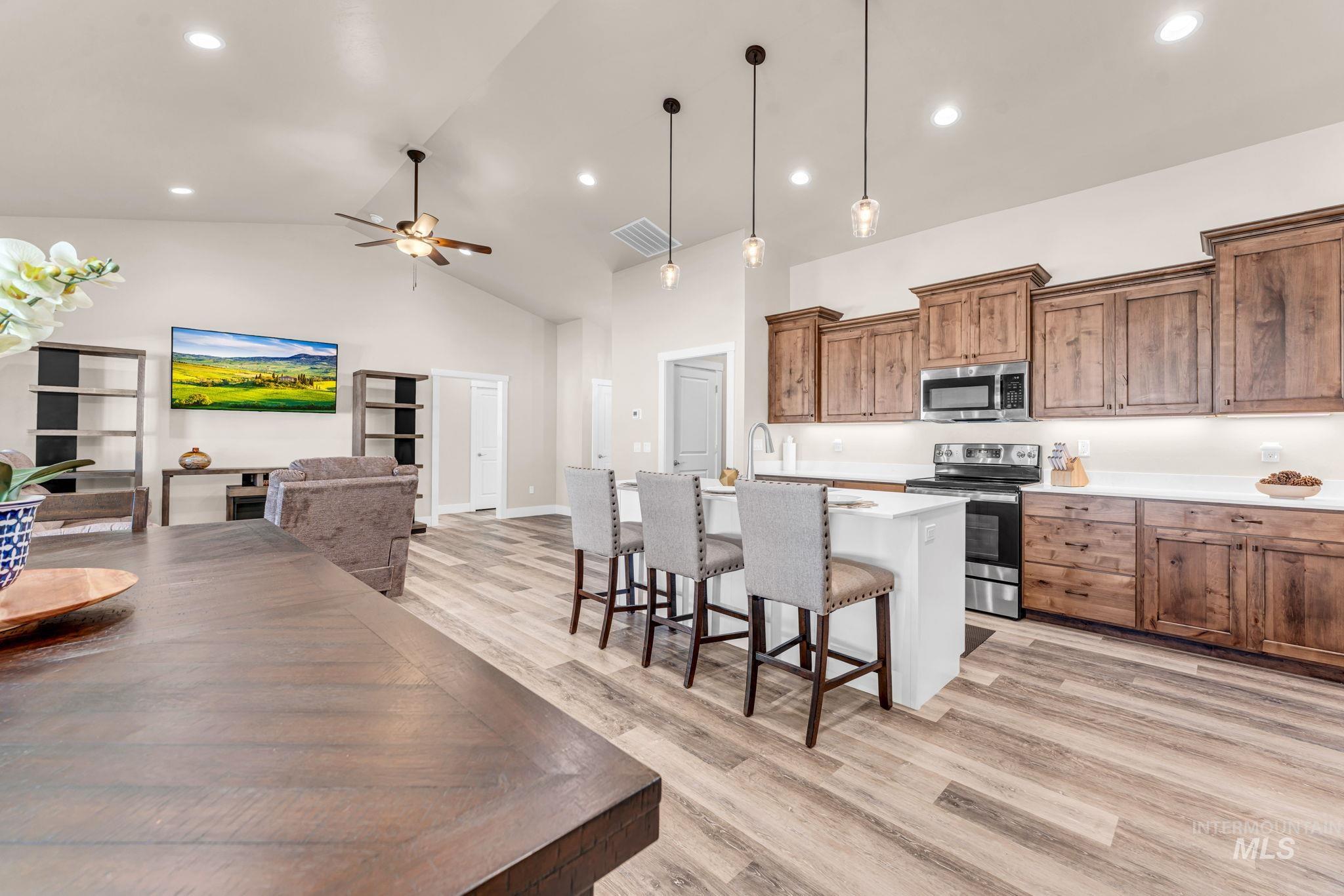 1512 Bird Farm Drive, Jerome, Idaho 83338, 3 Bedrooms, 2.5 Bathrooms, Residential For Sale, Price $425,000,MLS 98988707