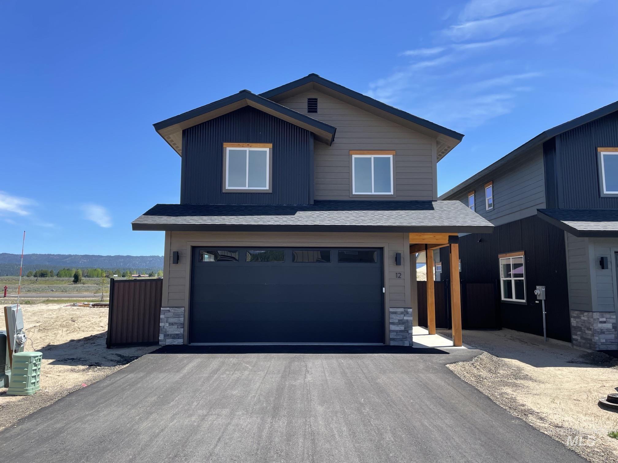 12 North Creek, Cascade, Idaho 83611, 3 Bedrooms, 2.5 Bathrooms, Residential For Sale, Price $549,000,MLS 98988710