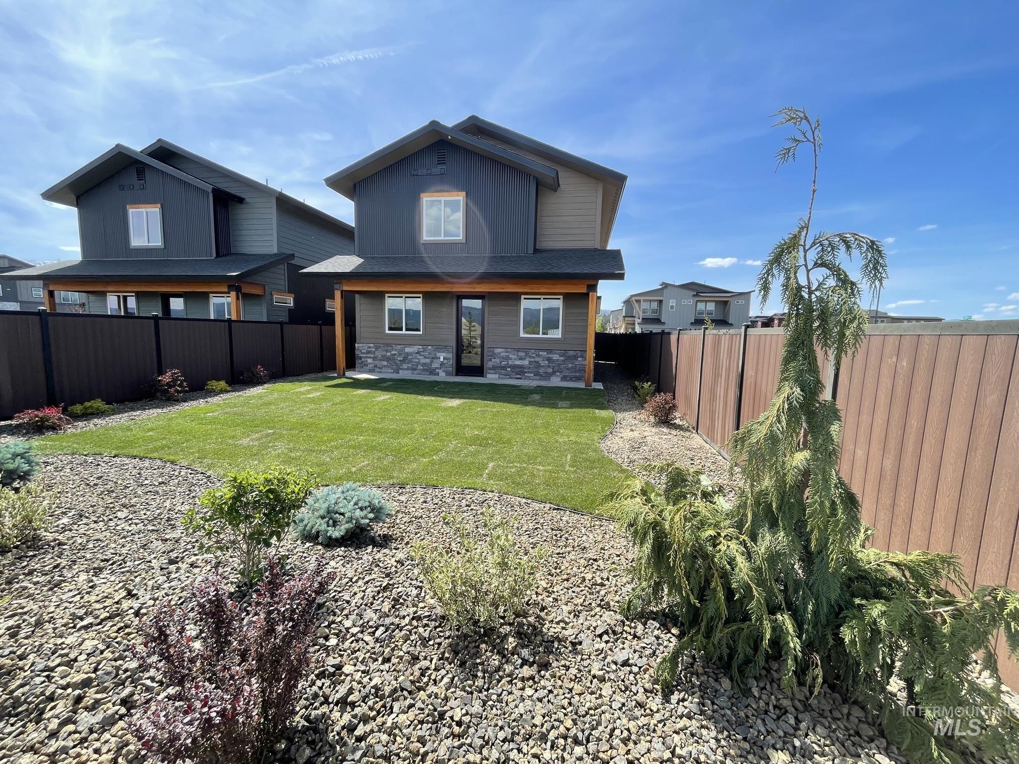 12 North Creek, Cascade, Idaho 83611, 3 Bedrooms, 2.5 Bathrooms, Residential For Sale, Price $549,000,MLS 98988710