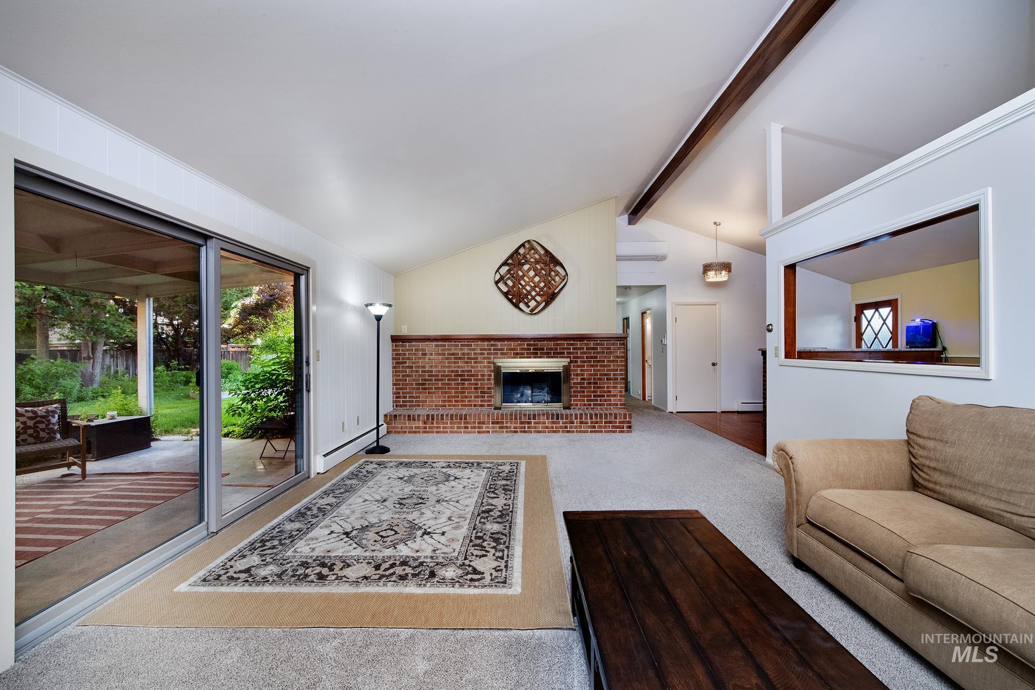 1281 Moore Way, Ontario, Oregon 97914, 3 Bedrooms, 2 Bathrooms, Residential For Sale, Price $375,000, 98988717