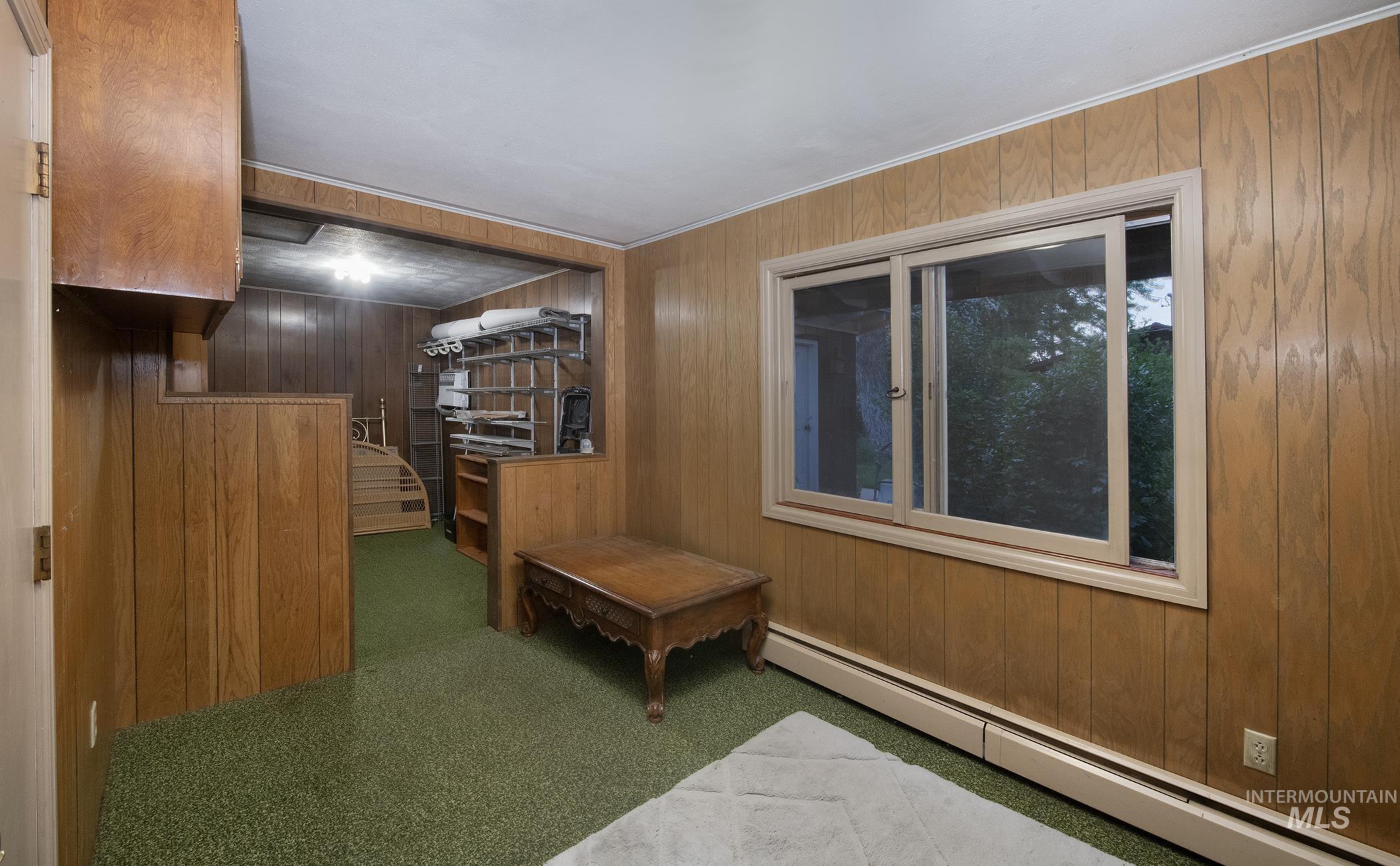 1281 Moore Way, Ontario, Oregon 97914, 3 Bedrooms, 2 Bathrooms, Residential For Sale, Price $375,000, 98988717