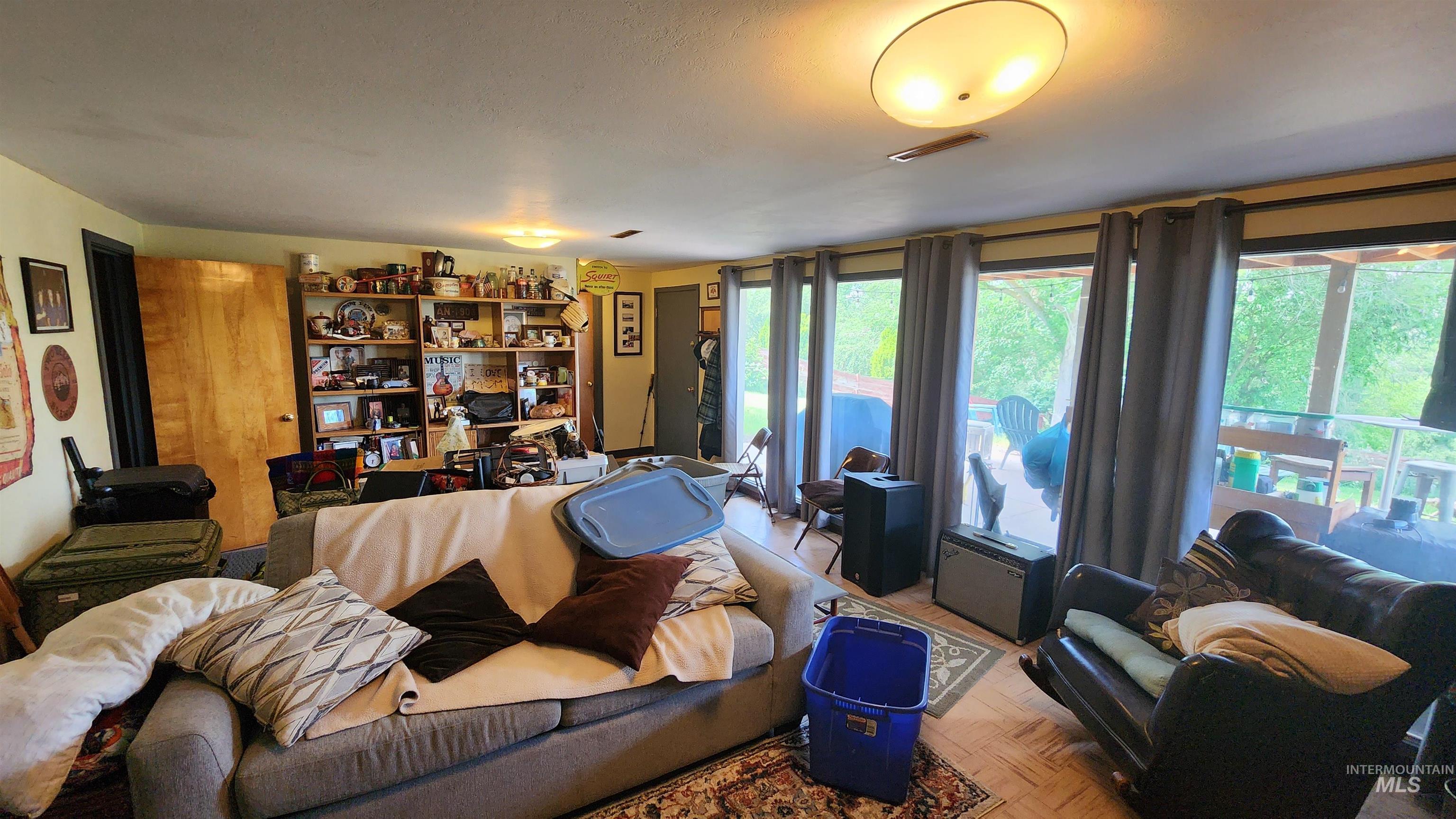 900 Walk ln, Clarkston, Washington 99403, 3 Bedrooms, 2 Bathrooms, Residential For Sale, Price $425,000,MLS 98988718