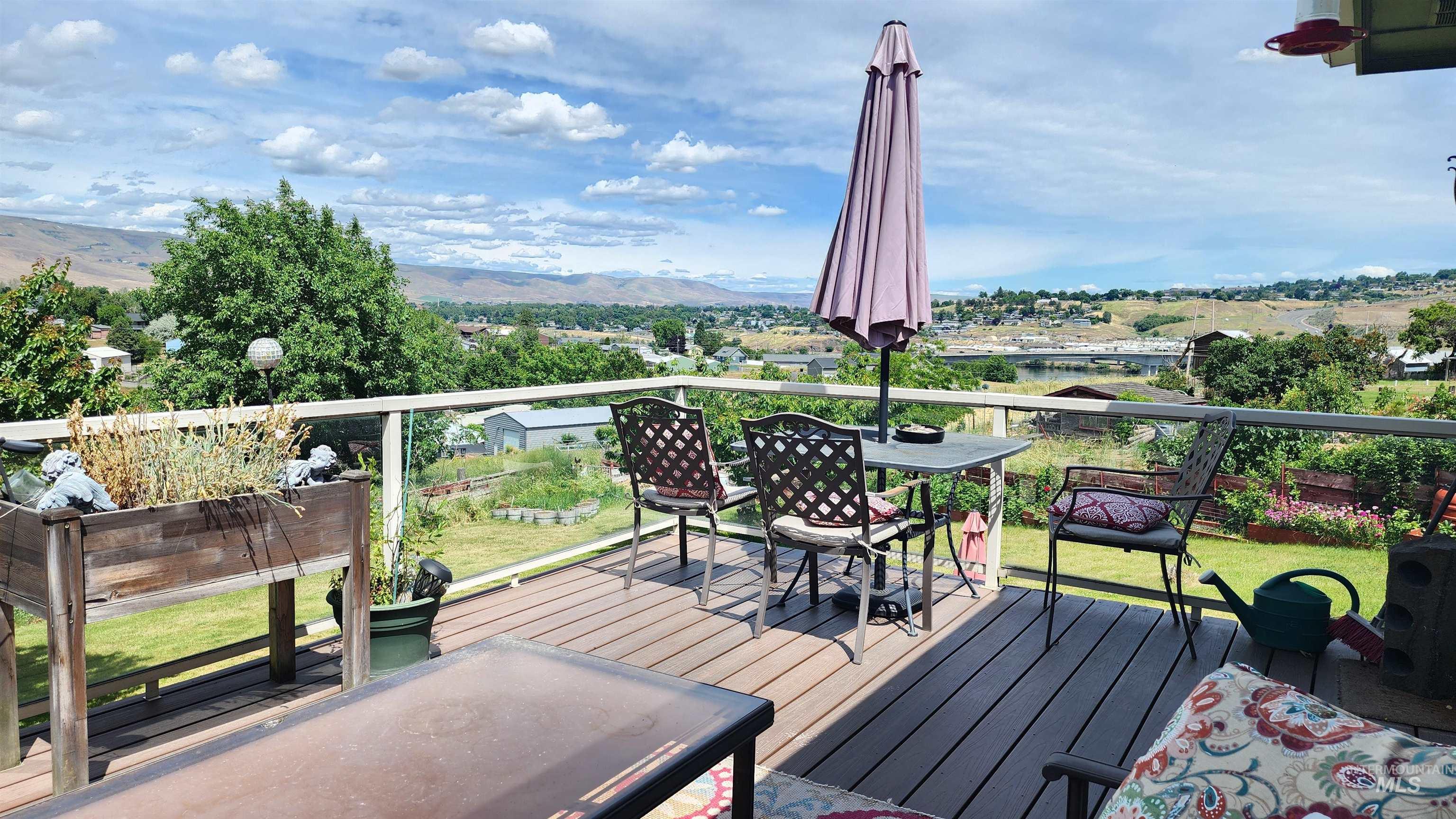 900 Walk ln, Clarkston, Washington 99403, 3 Bedrooms, 2 Bathrooms, Residential For Sale, Price $425,000,MLS 98988718