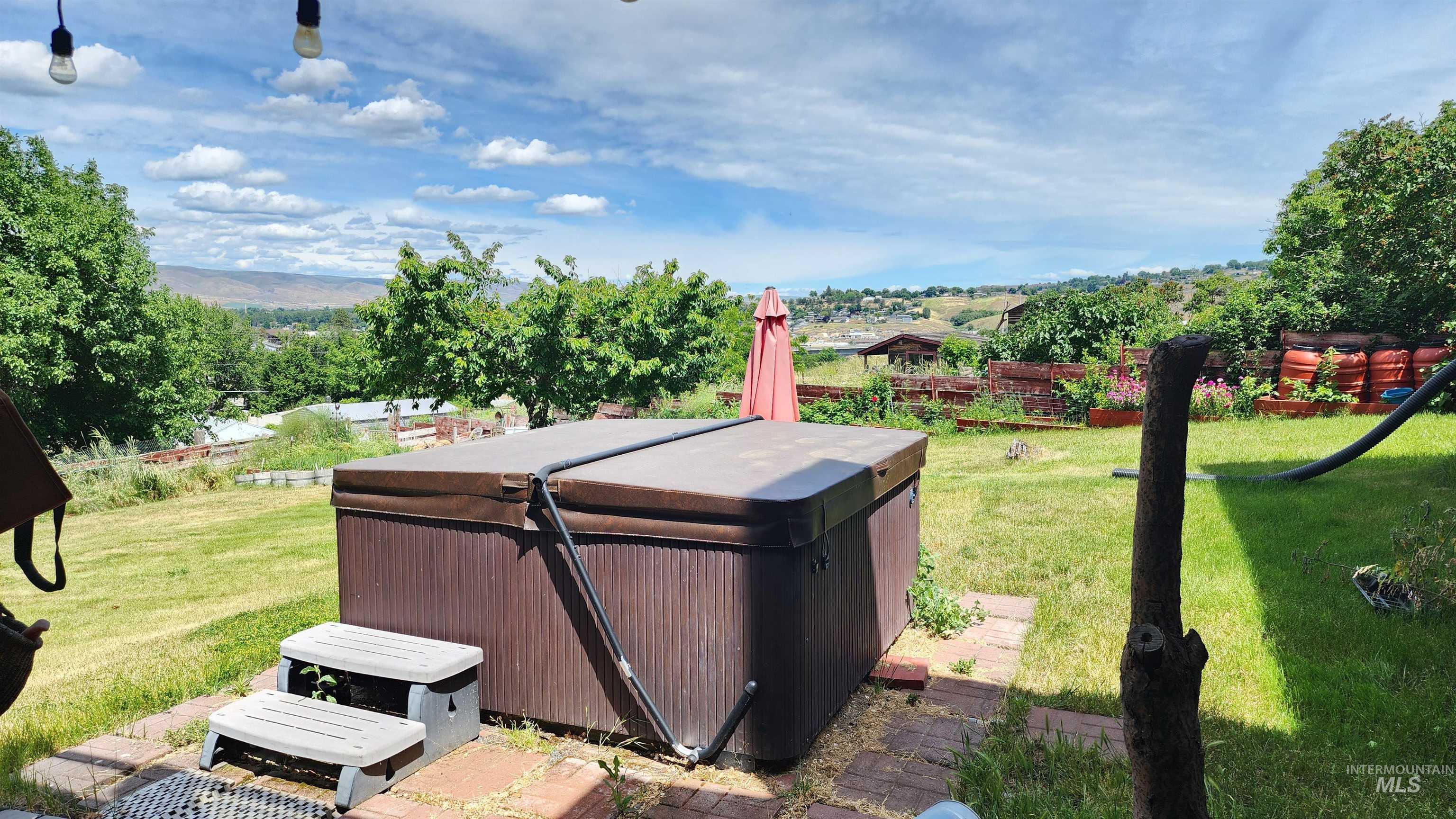 900 Walk ln, Clarkston, Washington 99403, 3 Bedrooms, 2 Bathrooms, Residential For Sale, Price $425,000,MLS 98988718