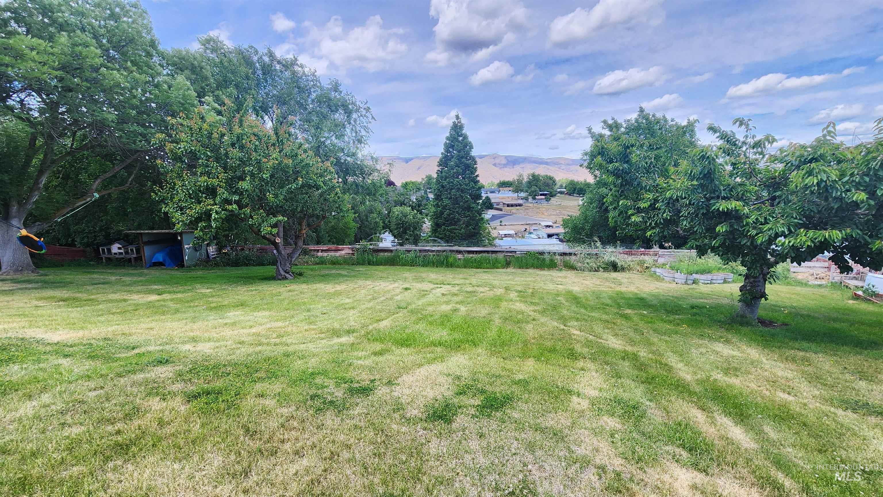 900 Walk ln, Clarkston, Washington 99403, 3 Bedrooms, 2 Bathrooms, Residential For Sale, Price $425,000,MLS 98988718