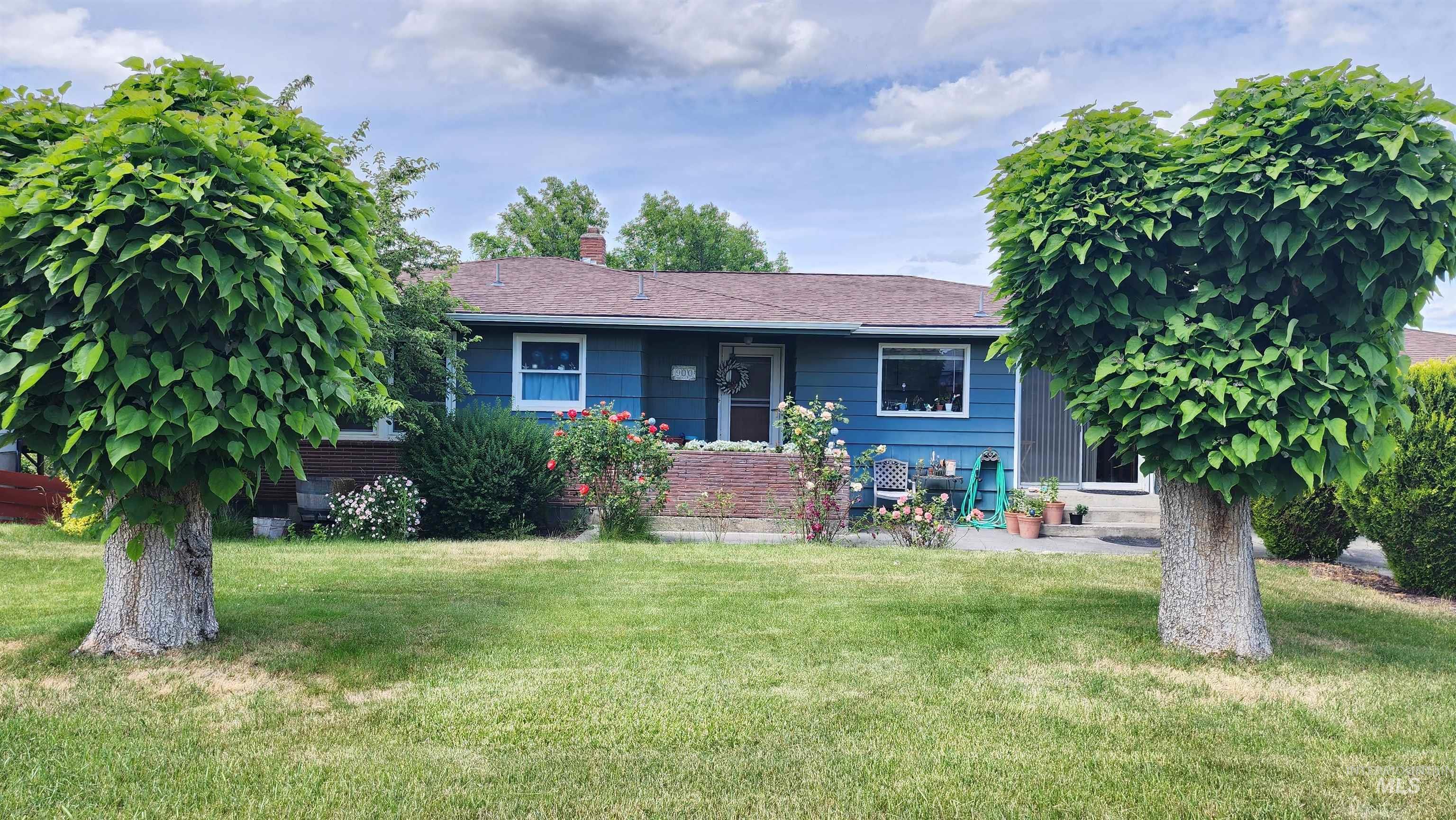 900 Walk ln, Clarkston, Washington 99403, 3 Bedrooms, 2 Bathrooms, Residential For Sale, Price $425,000,MLS 98988718