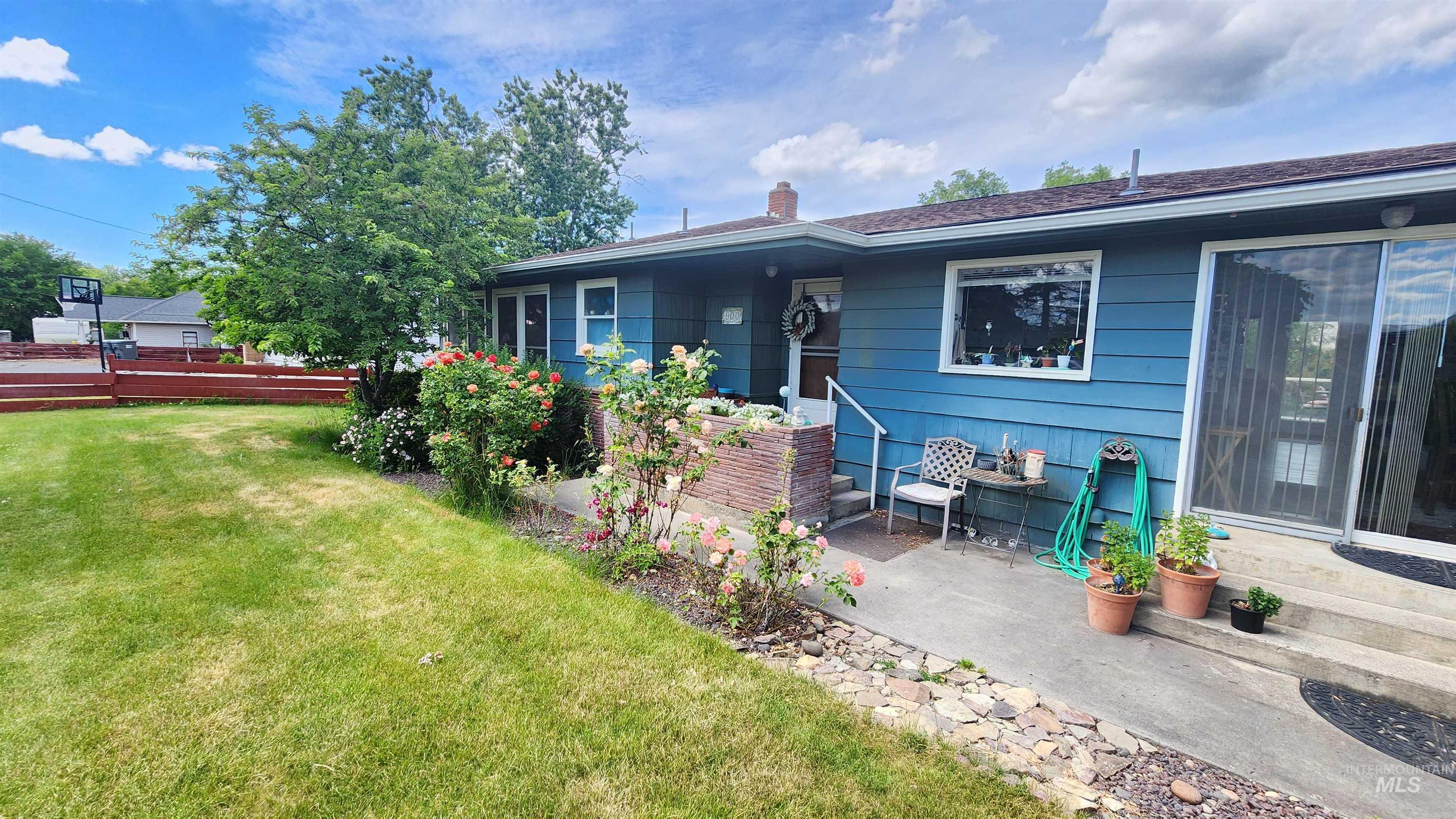 900 Walk ln, Clarkston, Washington 99403, 3 Bedrooms, 2 Bathrooms, Residential For Sale, Price $425,000,MLS 98988718