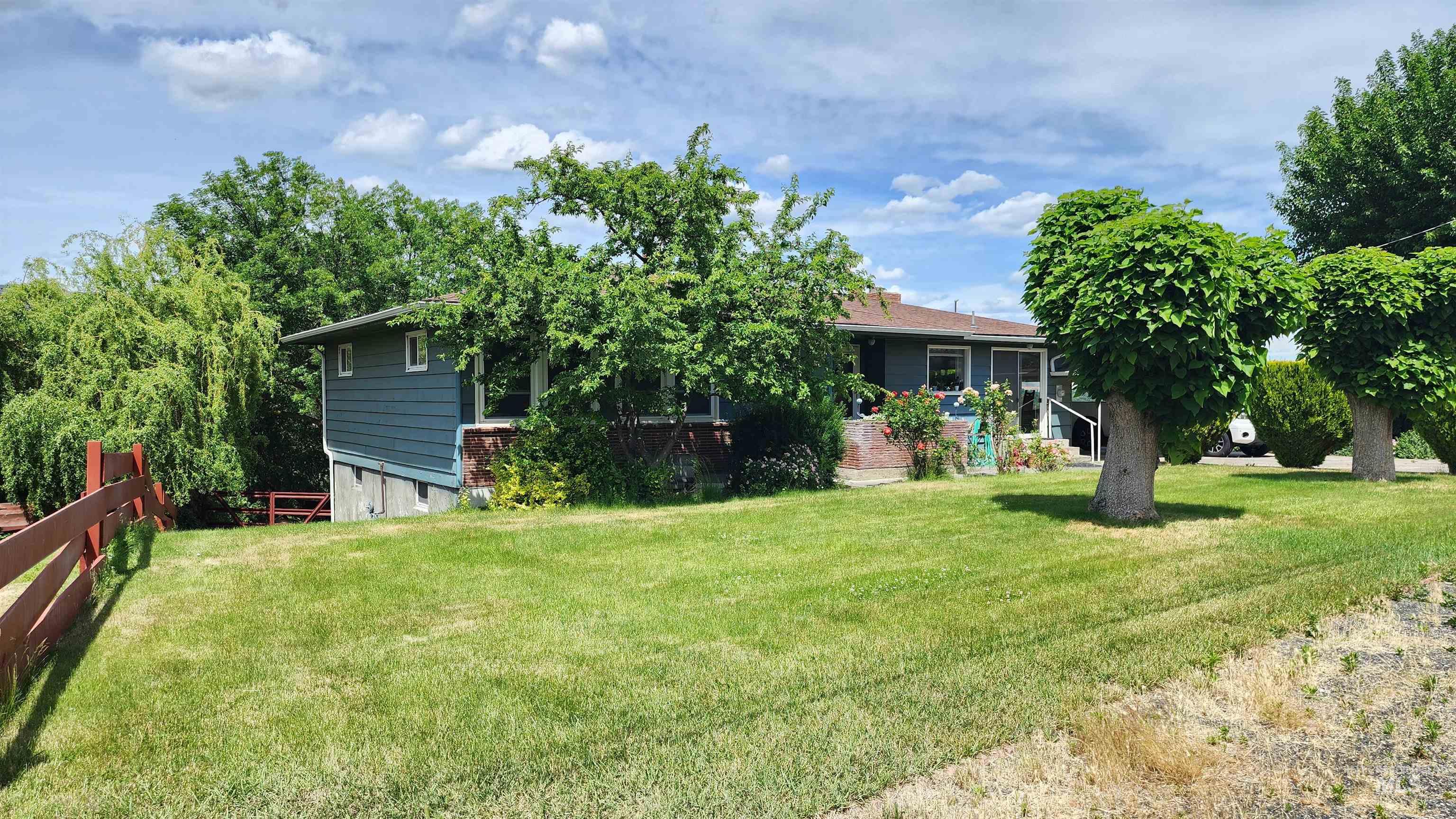 900 Walk ln, Clarkston, Washington 99403, 3 Bedrooms, 2 Bathrooms, Residential For Sale, Price $425,000,MLS 98988718