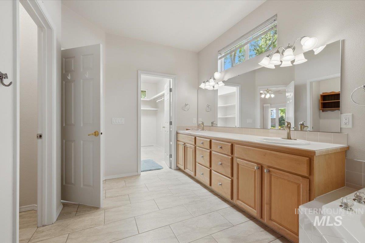 11027 W Wagon Pass, Boise, Idaho 83709, 4 Bedrooms, 3 Bathrooms, Residential For Sale, Price $609,900,MLS 98988719