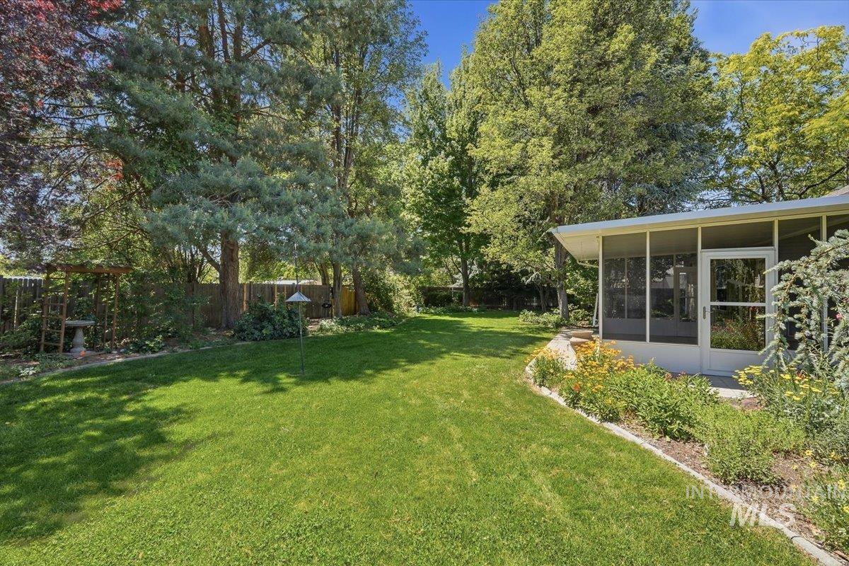 11027 W Wagon Pass, Boise, Idaho 83709, 4 Bedrooms, 3 Bathrooms, Residential For Sale, Price $609,900,MLS 98988719