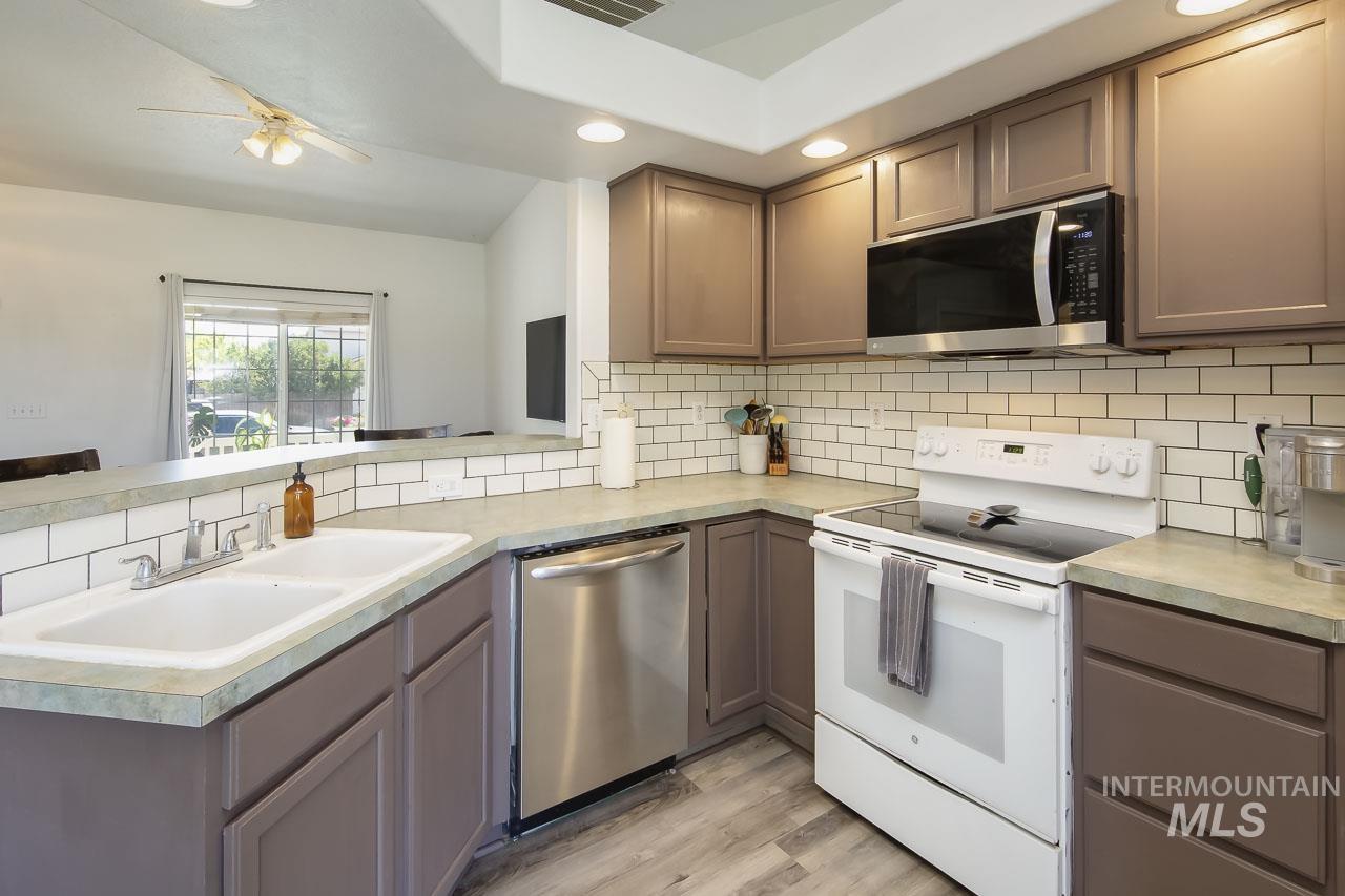 5008 Princeton Ave, Caldwell, Idaho 83607, 3 Bedrooms, 2.5 Bathrooms, Residential For Sale, Price $345,000, 98988720