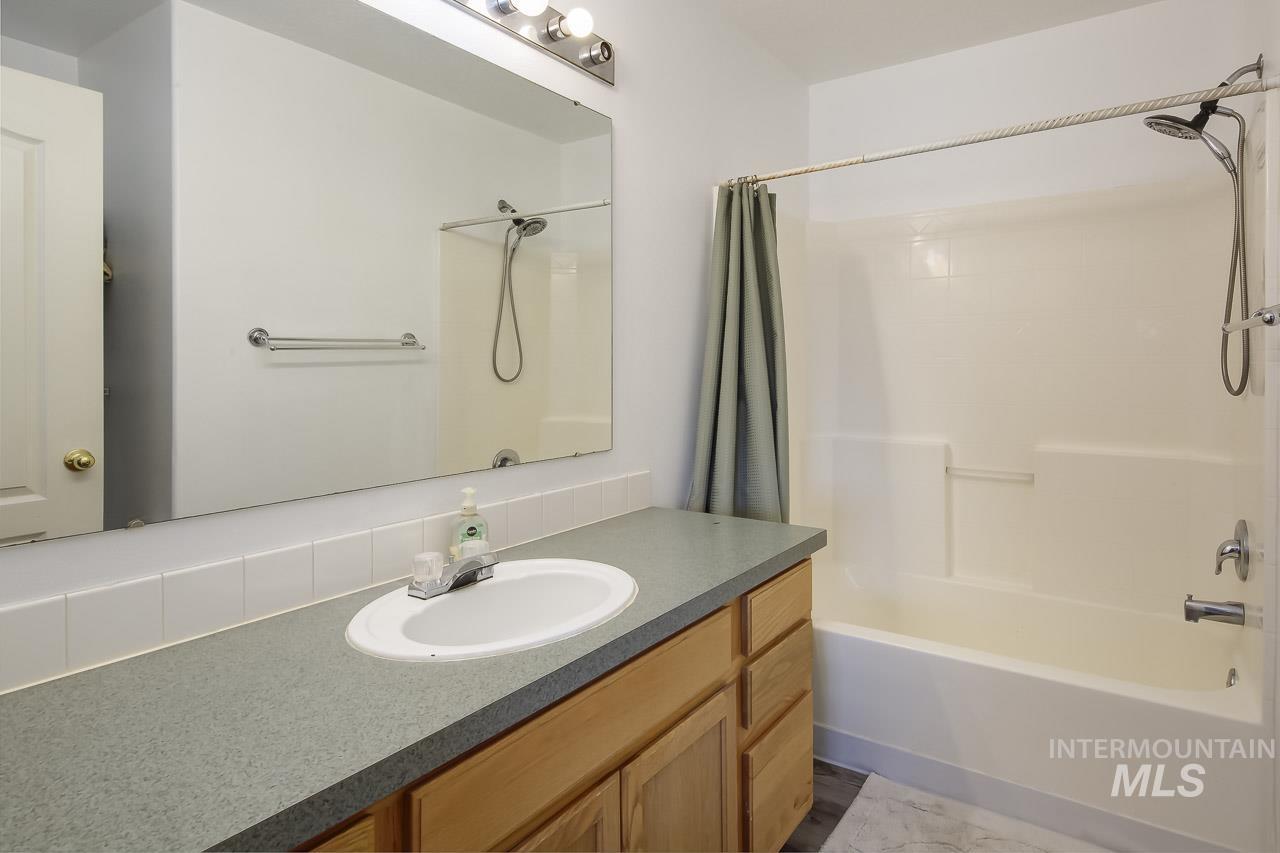 5008 Princeton Ave, Caldwell, Idaho 83607, 3 Bedrooms, 2.5 Bathrooms, Residential For Sale, Price $345,000, 98988720