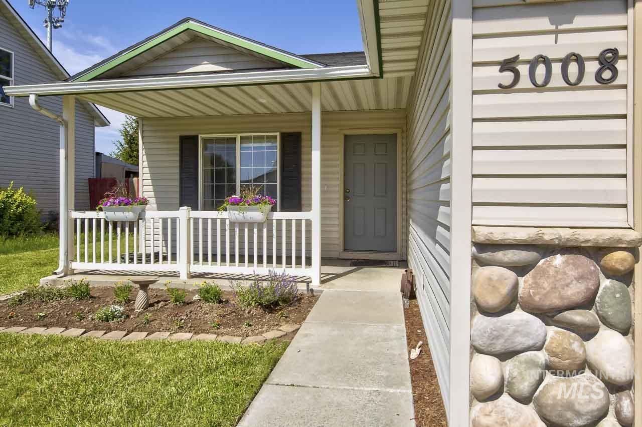 5008 Princeton Ave, Caldwell, Idaho 83607, 3 Bedrooms, 2.5 Bathrooms, Residential For Sale, Price $345,000, 98988720