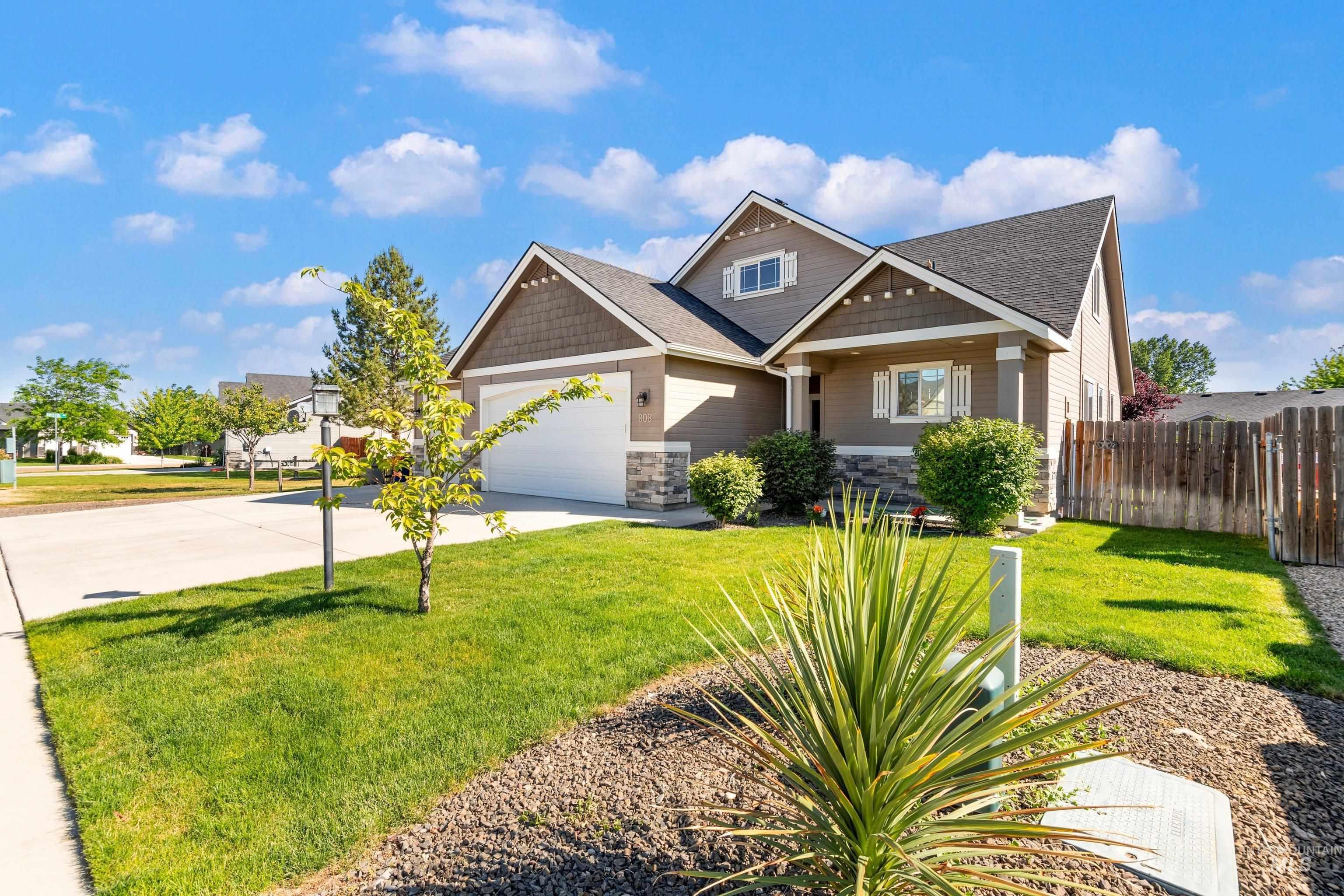 808 Brampton Dr, Caldwell, Idaho 83605, 3 Bedrooms, 2.5 Bathrooms, Residential For Sale, Price $425,000,MLS 98988726