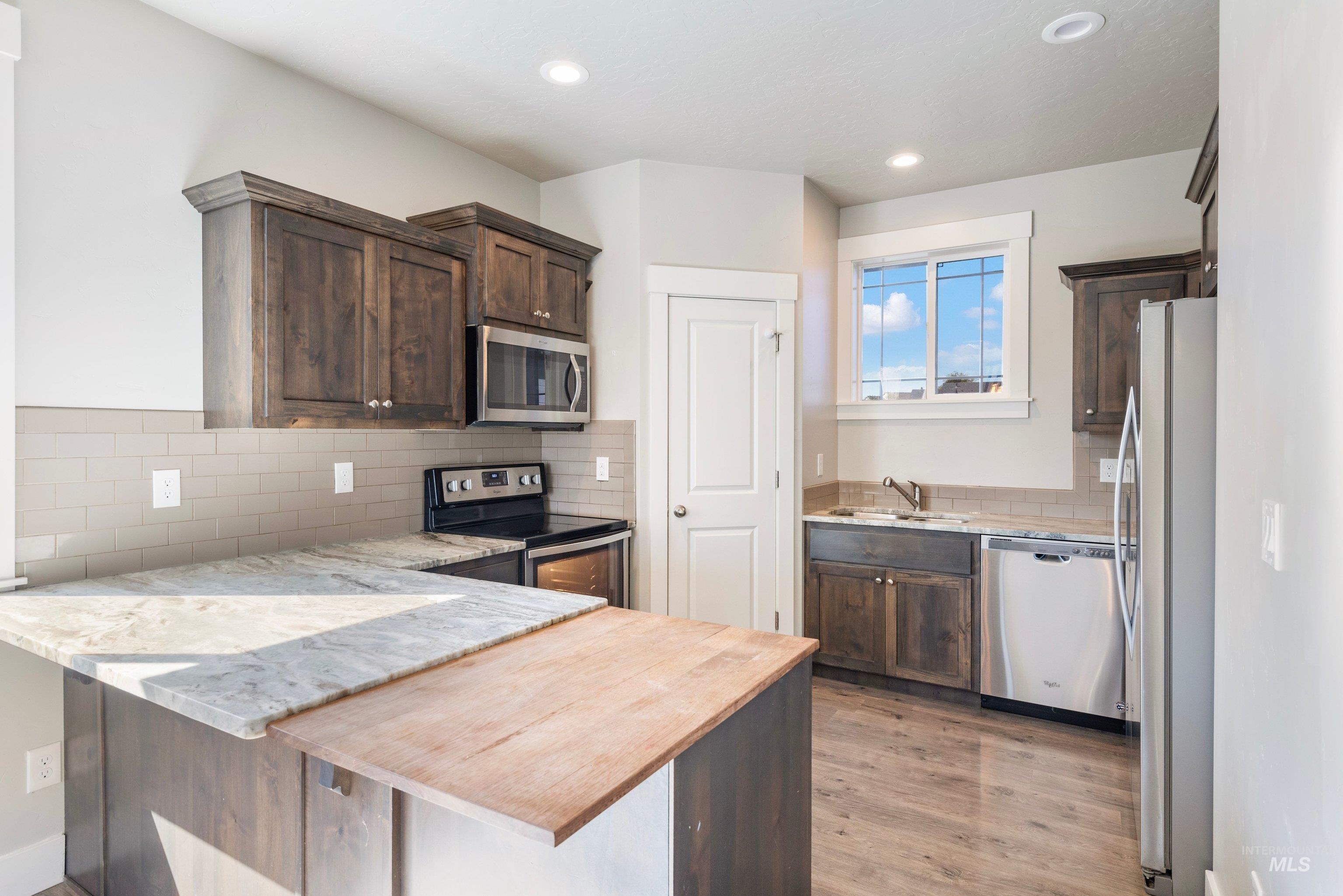 808 Brampton Dr, Caldwell, Idaho 83605, 3 Bedrooms, 2.5 Bathrooms, Residential For Sale, Price $425,000,MLS 98988726