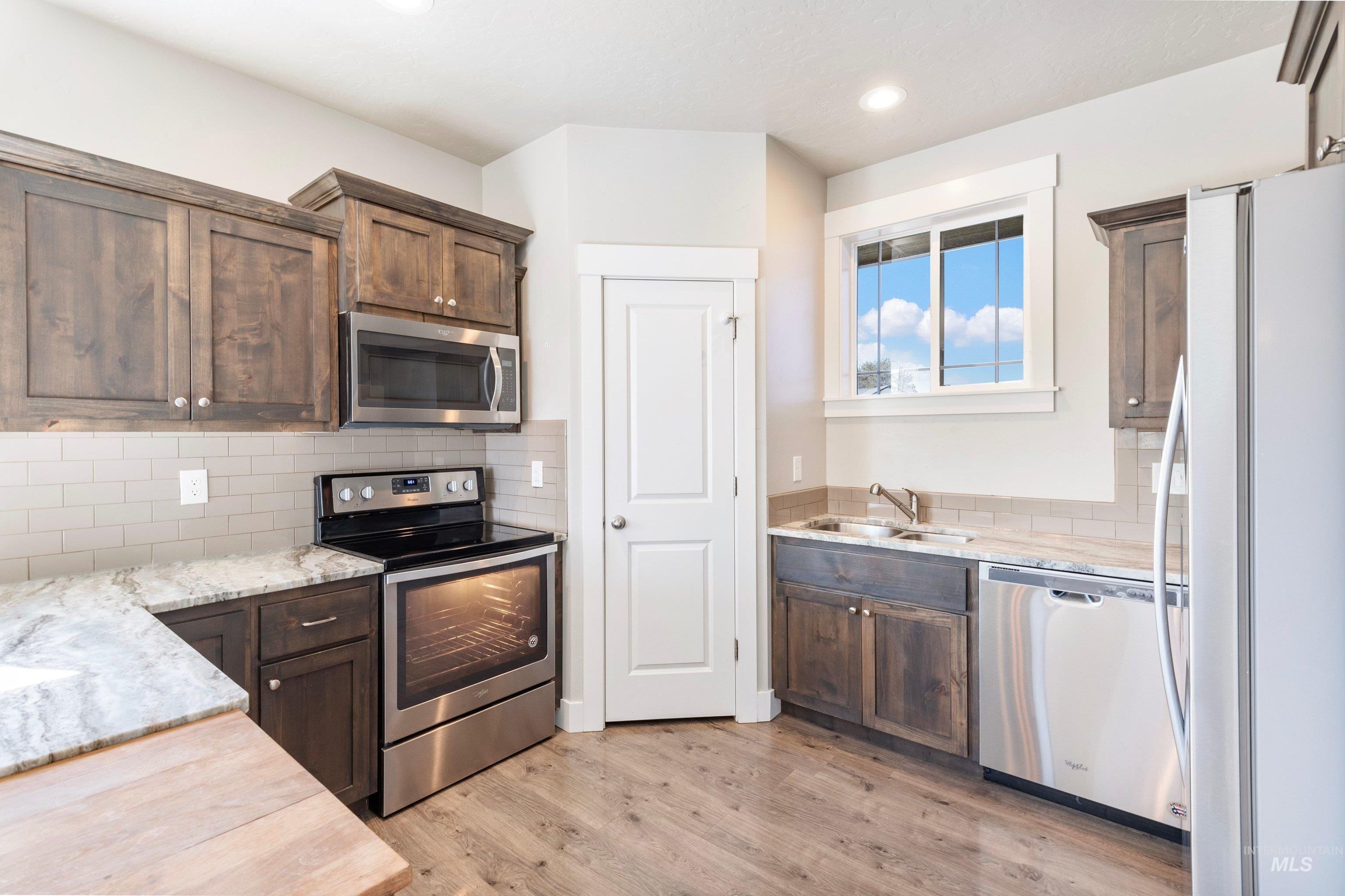 808 Brampton Dr, Caldwell, Idaho 83605, 3 Bedrooms, 2.5 Bathrooms, Residential For Sale, Price $425,000,MLS 98988726
