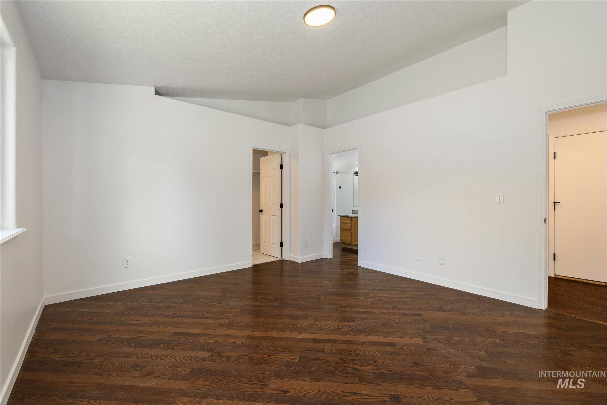 534 W. Mulberry Loop, Nampa, Idaho 83686, 3 Bedrooms, 2 Bathrooms, Residential For Sale, Price $385,000,MLS 98988730